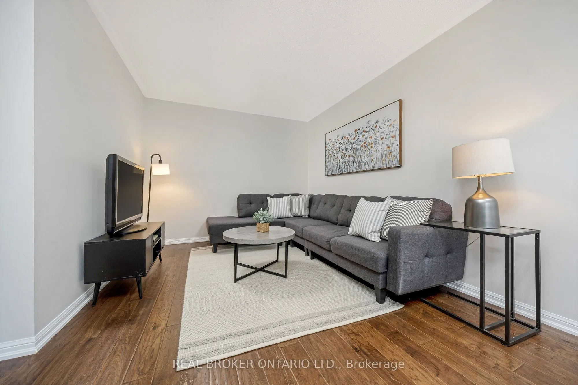 879 Willingdon Crescent