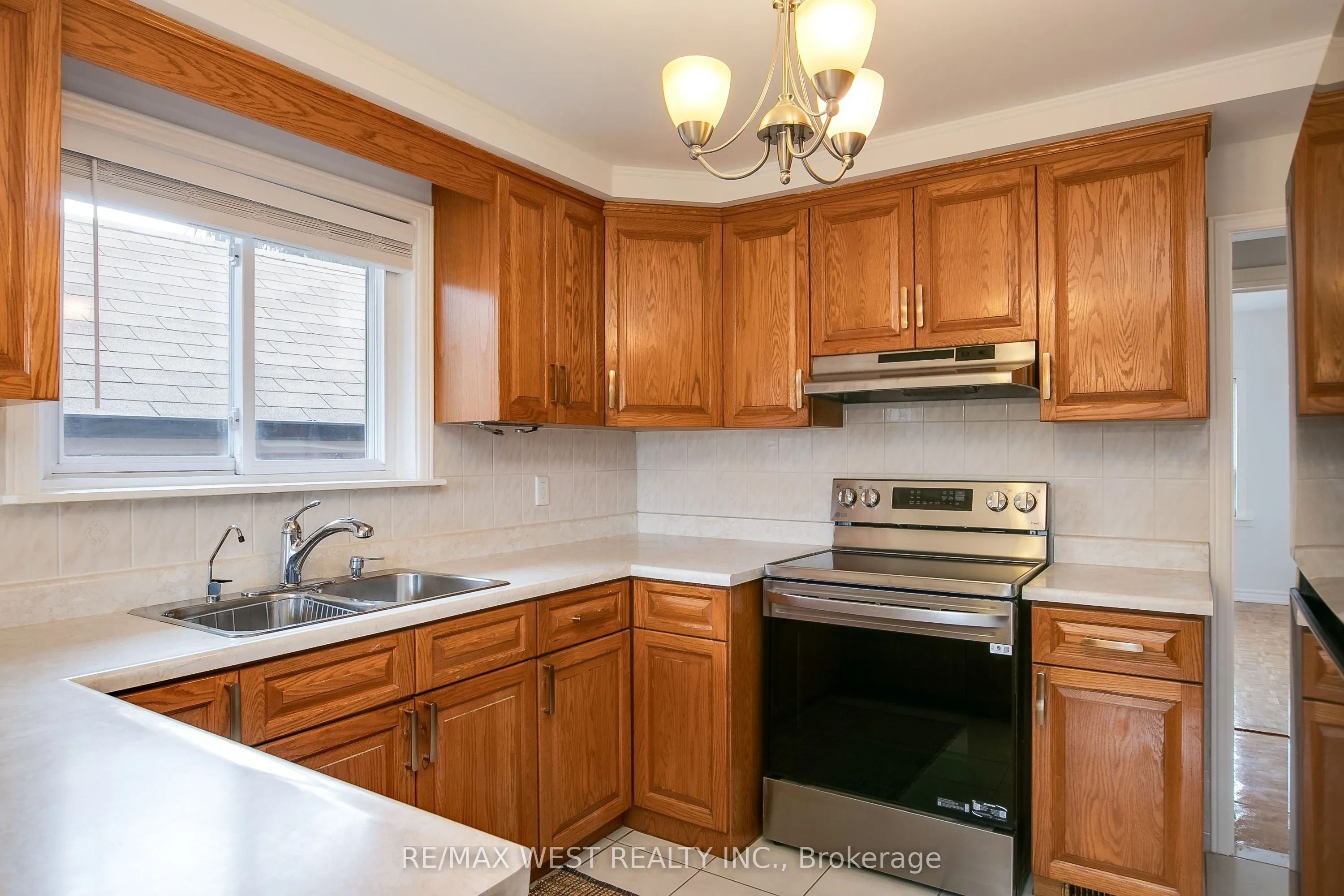 50 Larchmere Avenue