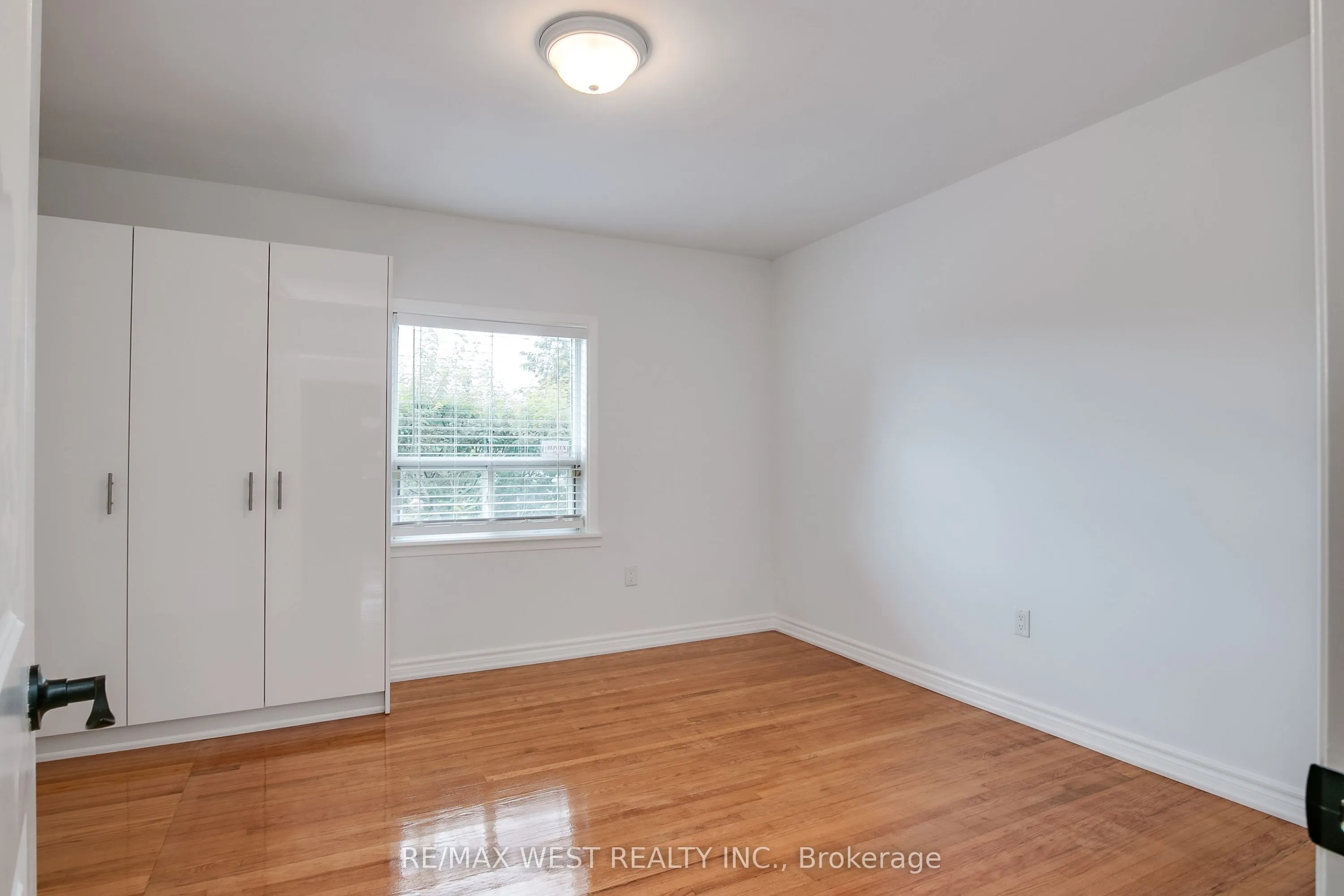 50 Larchmere Avenue