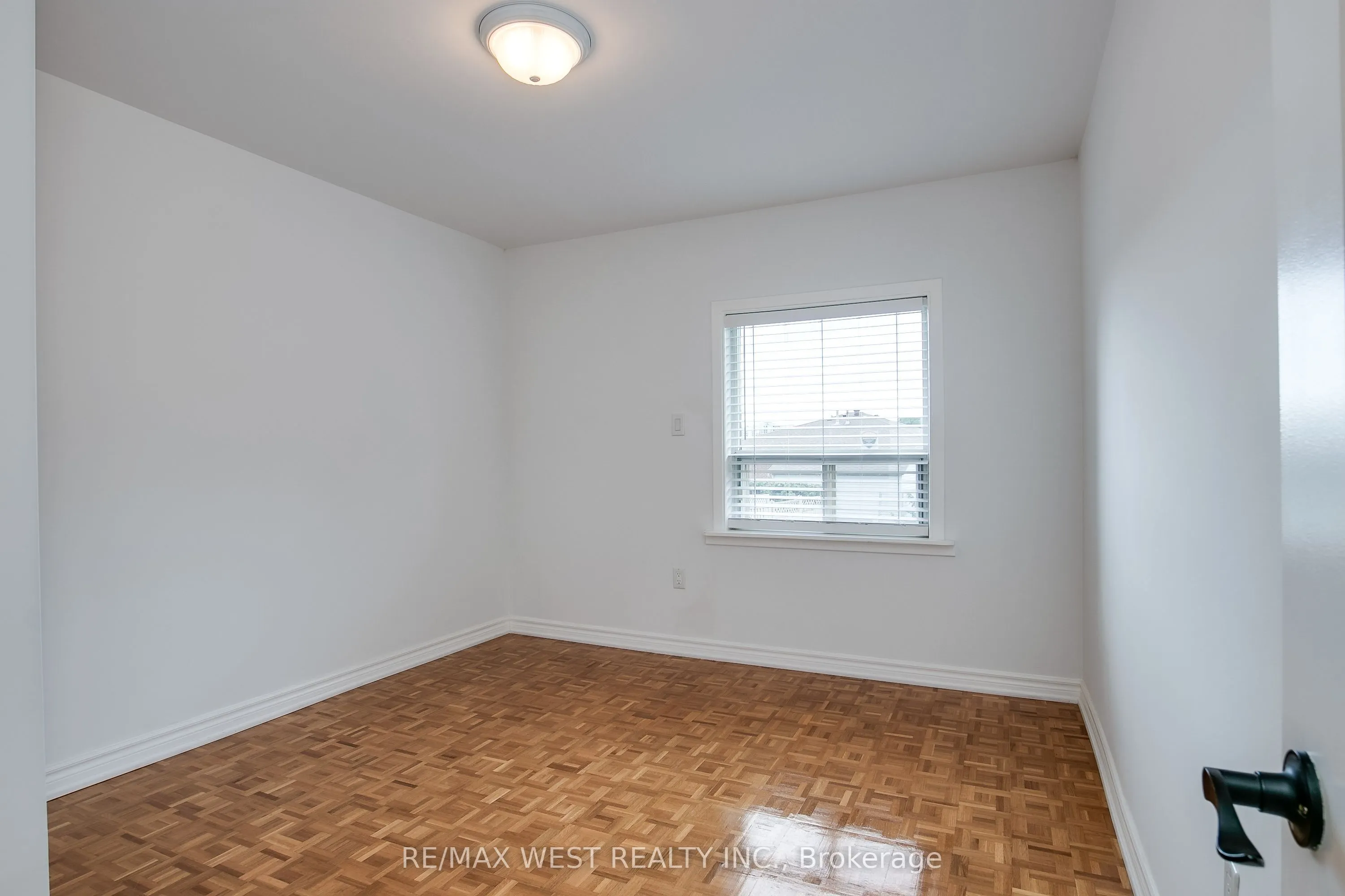 50 Larchmere Avenue