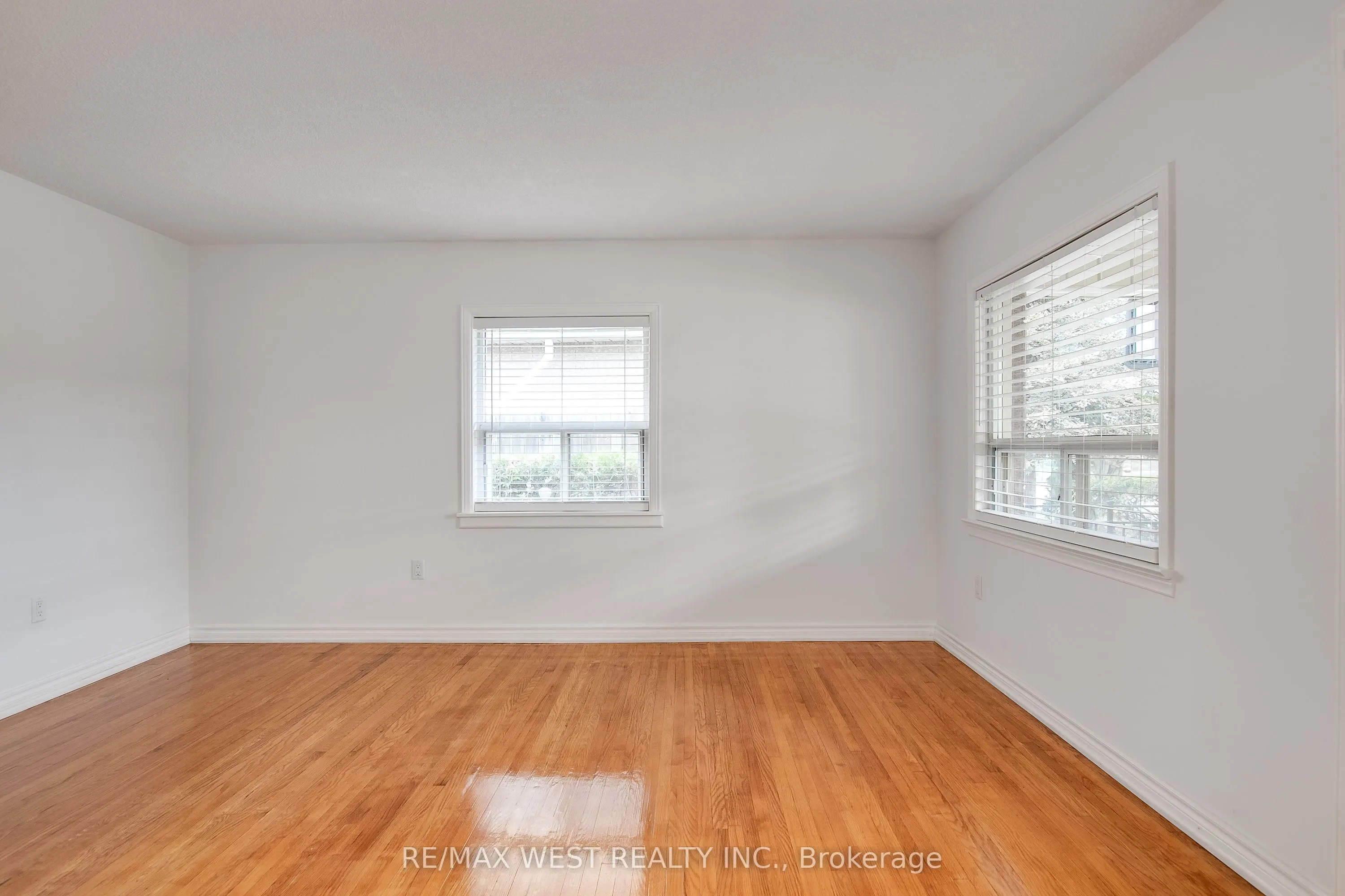 50 Larchmere Avenue