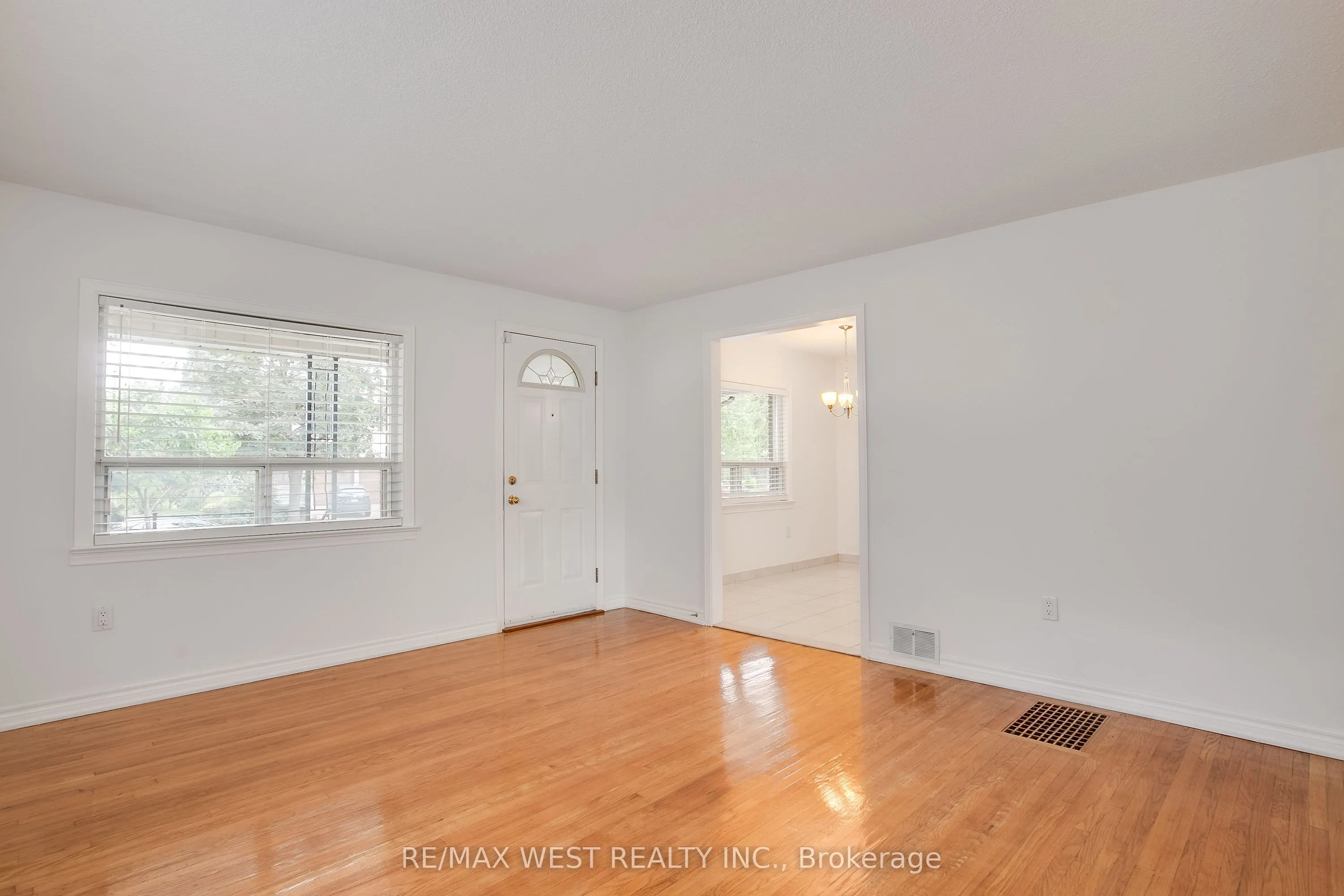 50 Larchmere Avenue