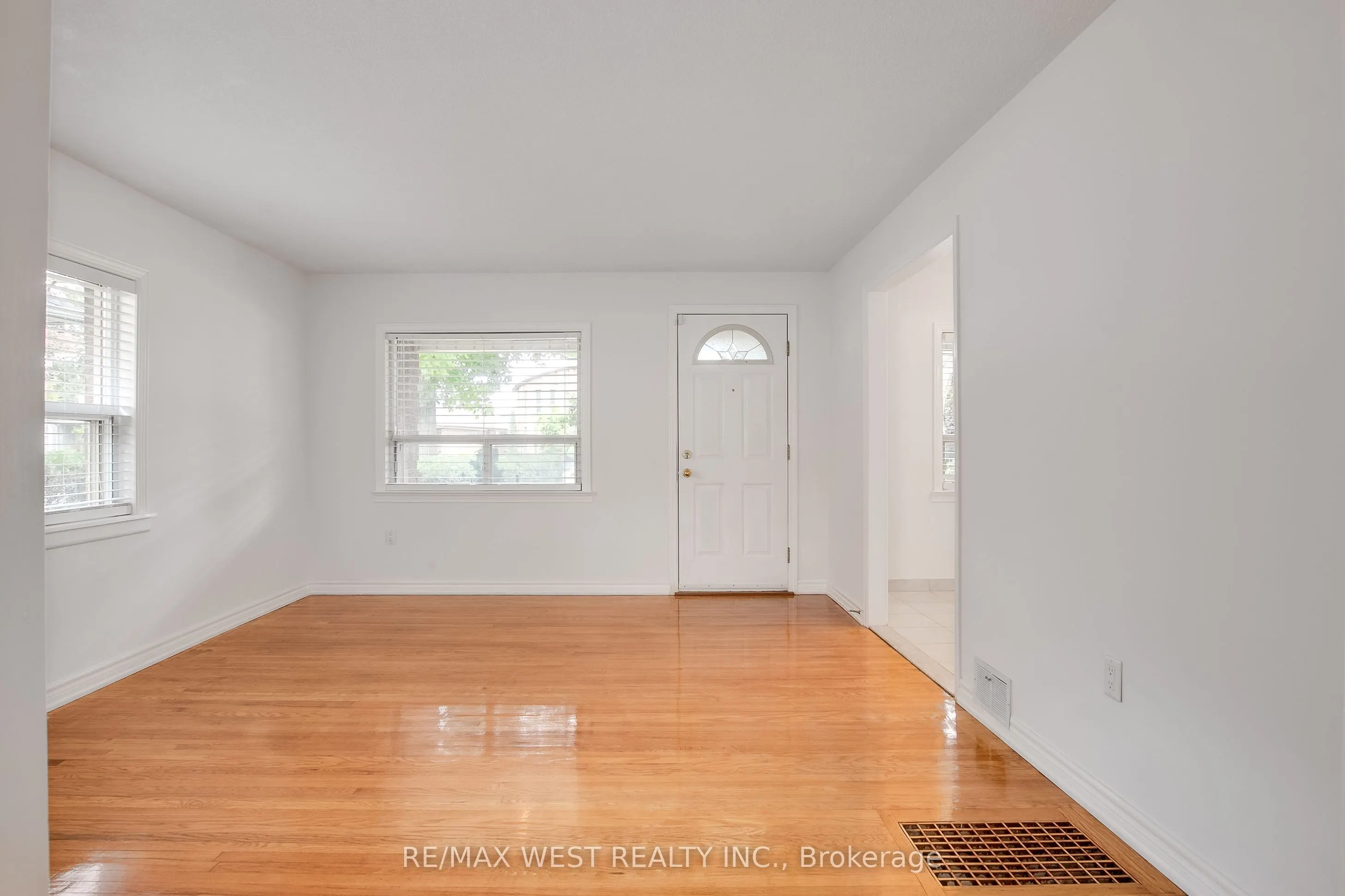 50 Larchmere Avenue