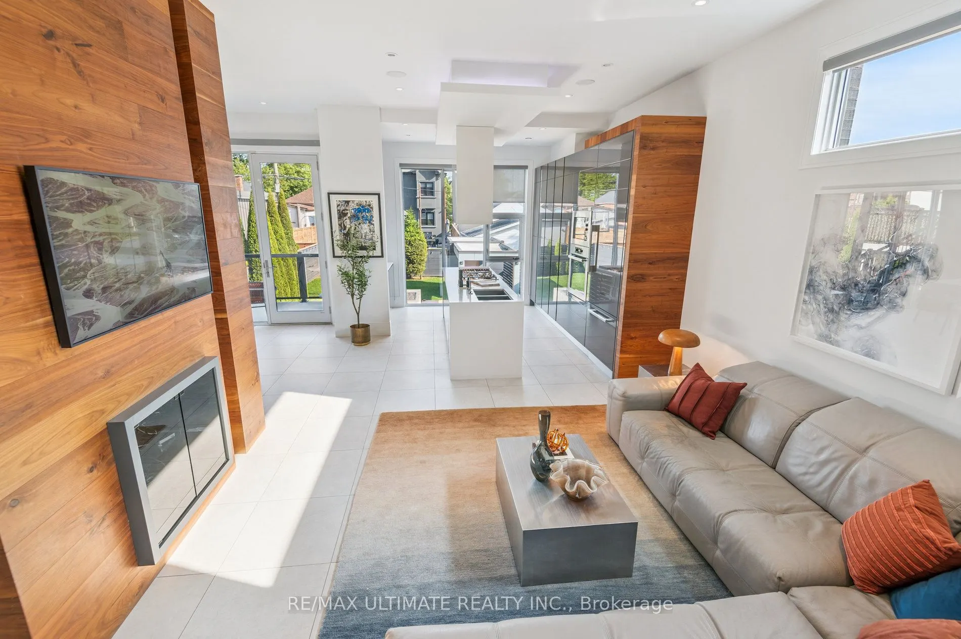 1139 Glengrove Avenue W