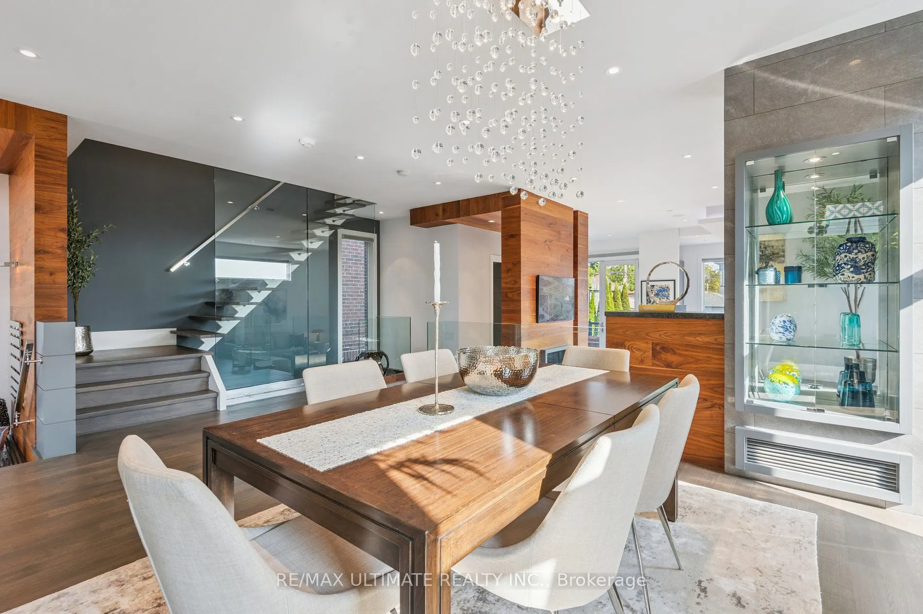 1139 Glengrove Avenue W