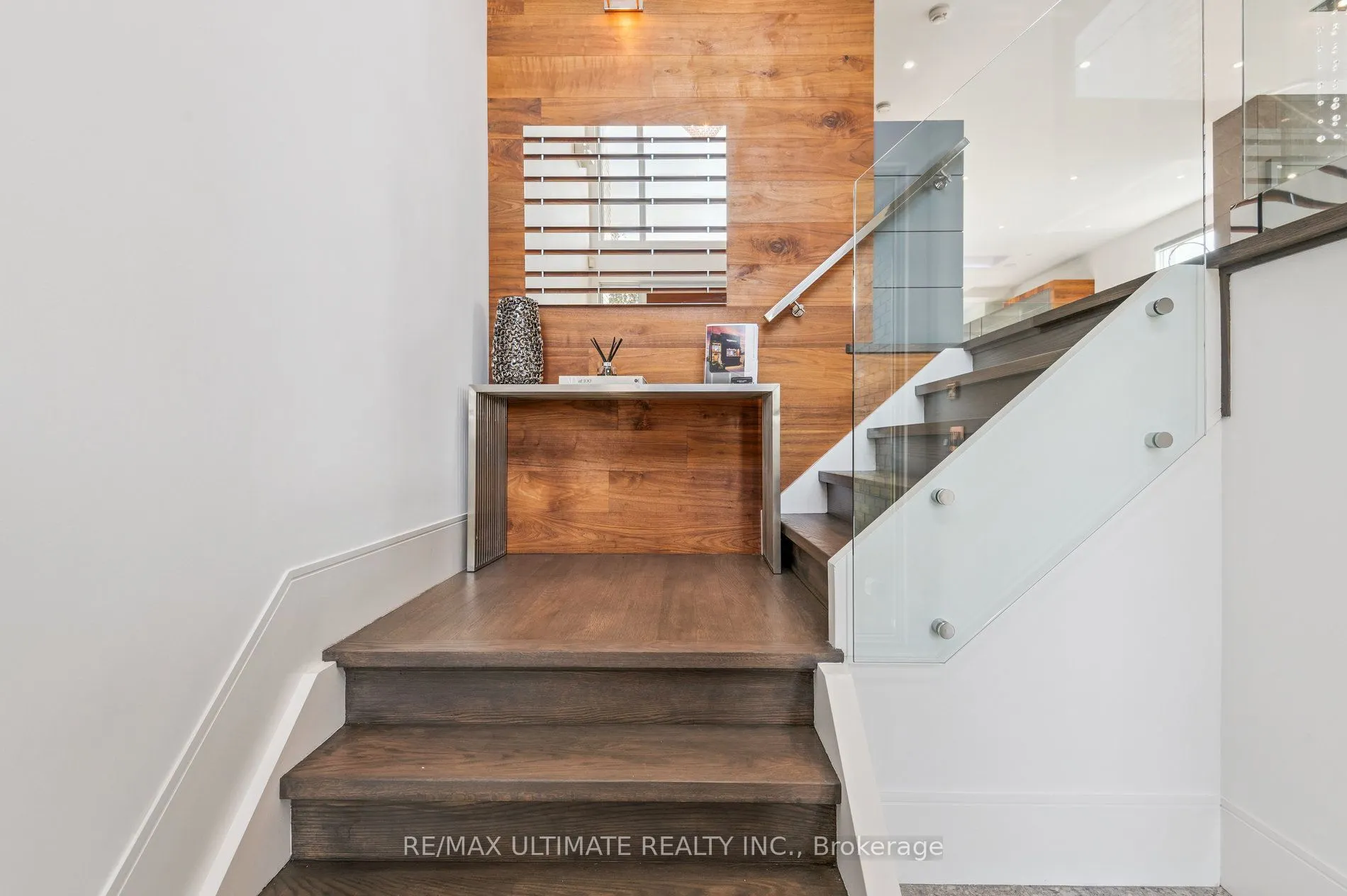 1139 Glengrove Avenue W