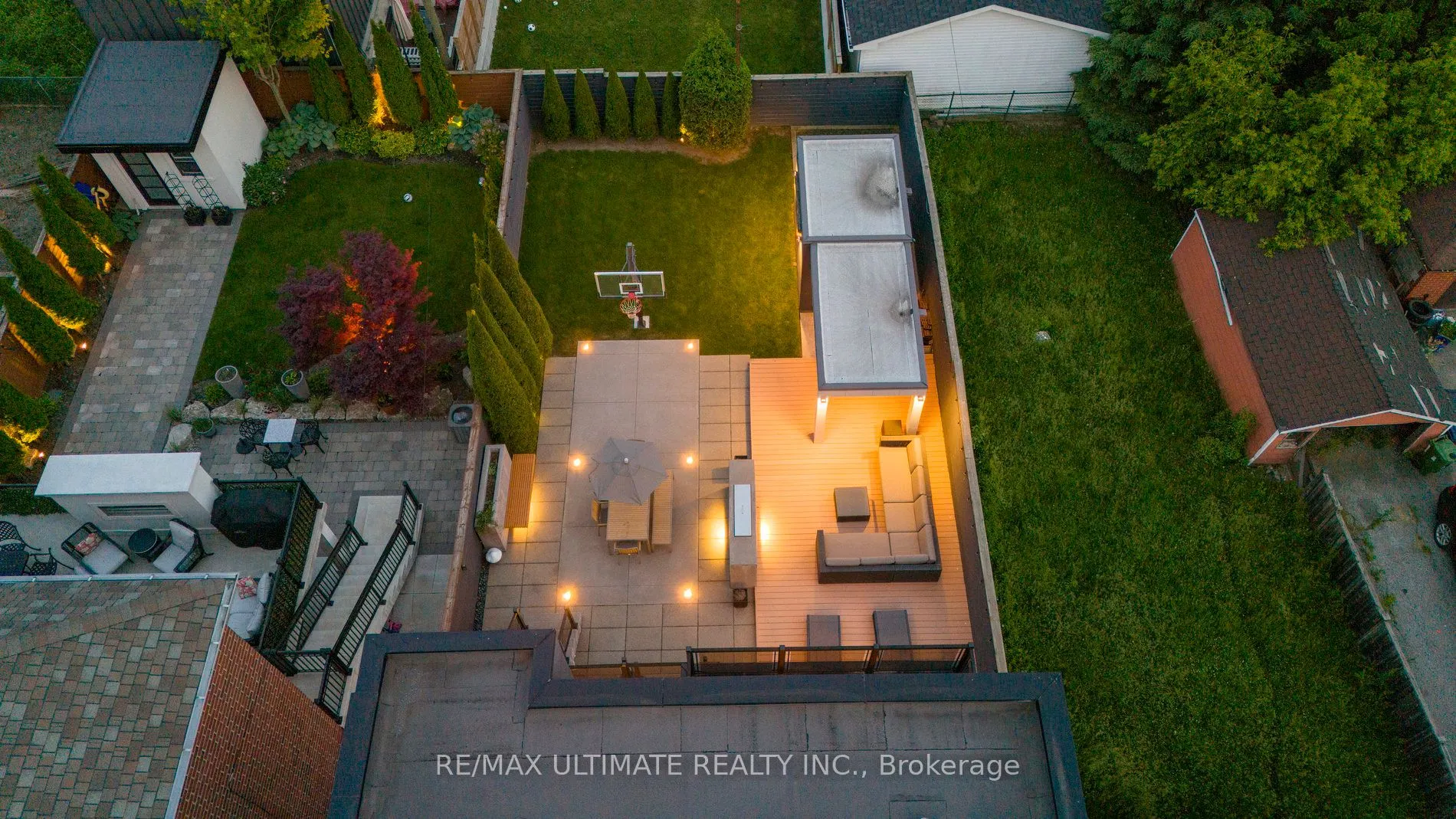 1139 Glengrove Avenue W