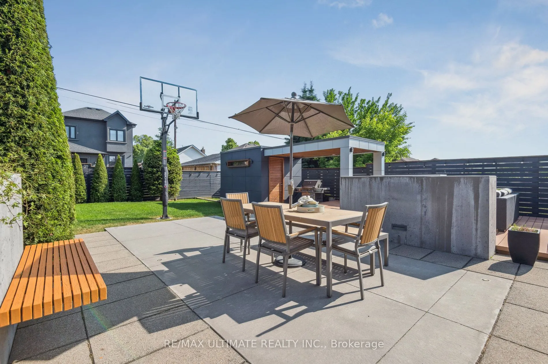 1139 Glengrove Avenue W