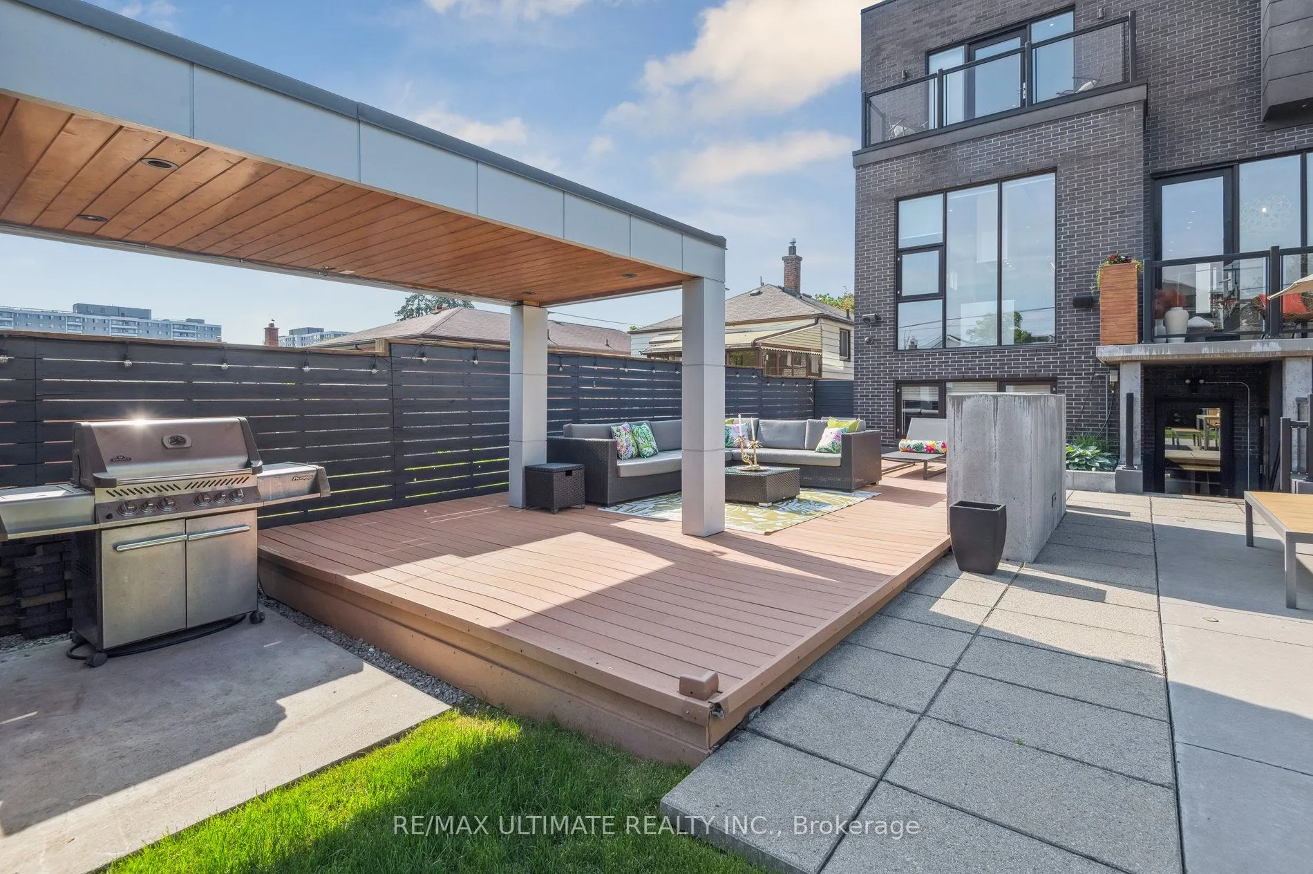 1139 Glengrove Avenue W
