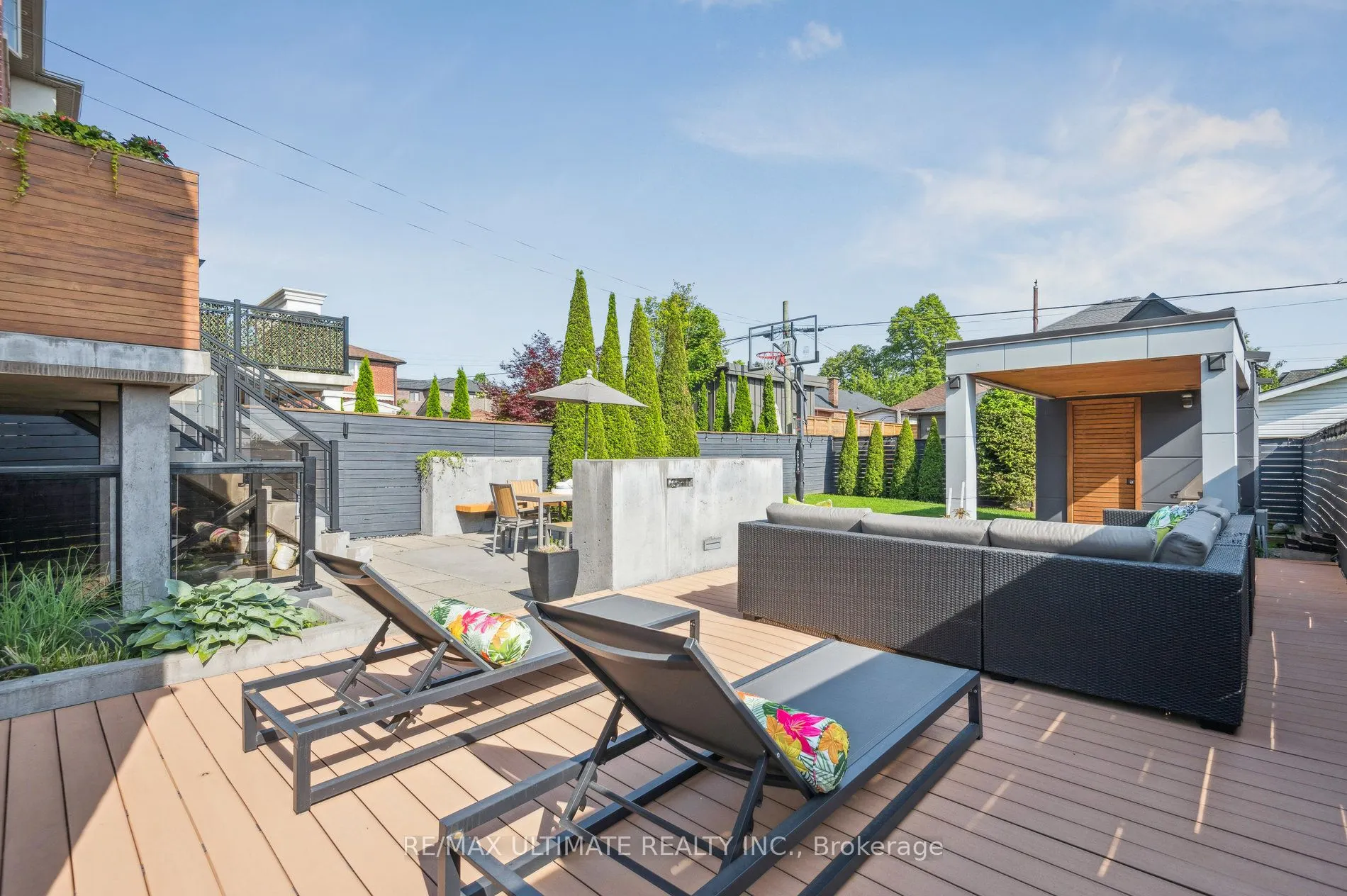 1139 Glengrove Avenue W