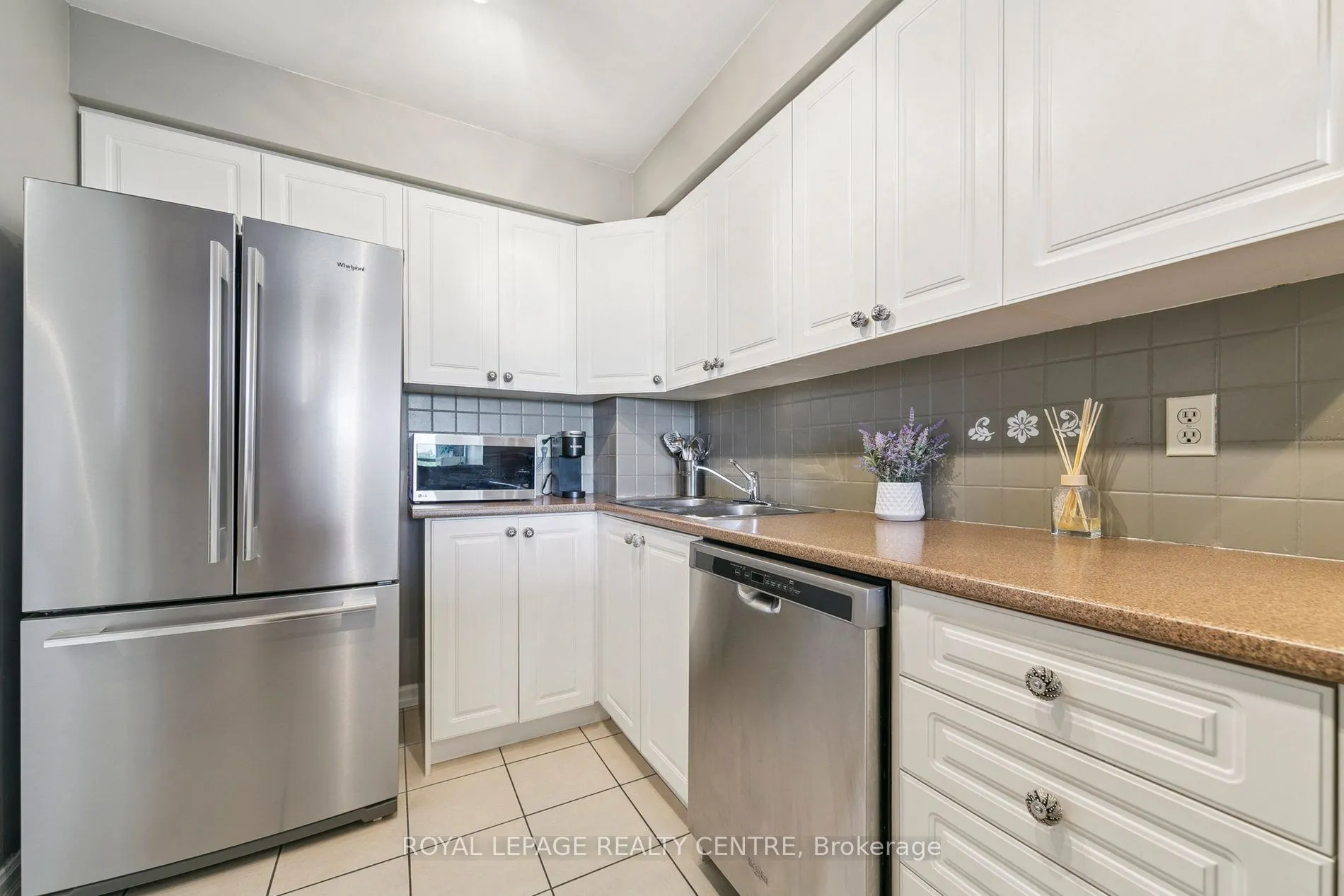 1110 Walden Circle, #807