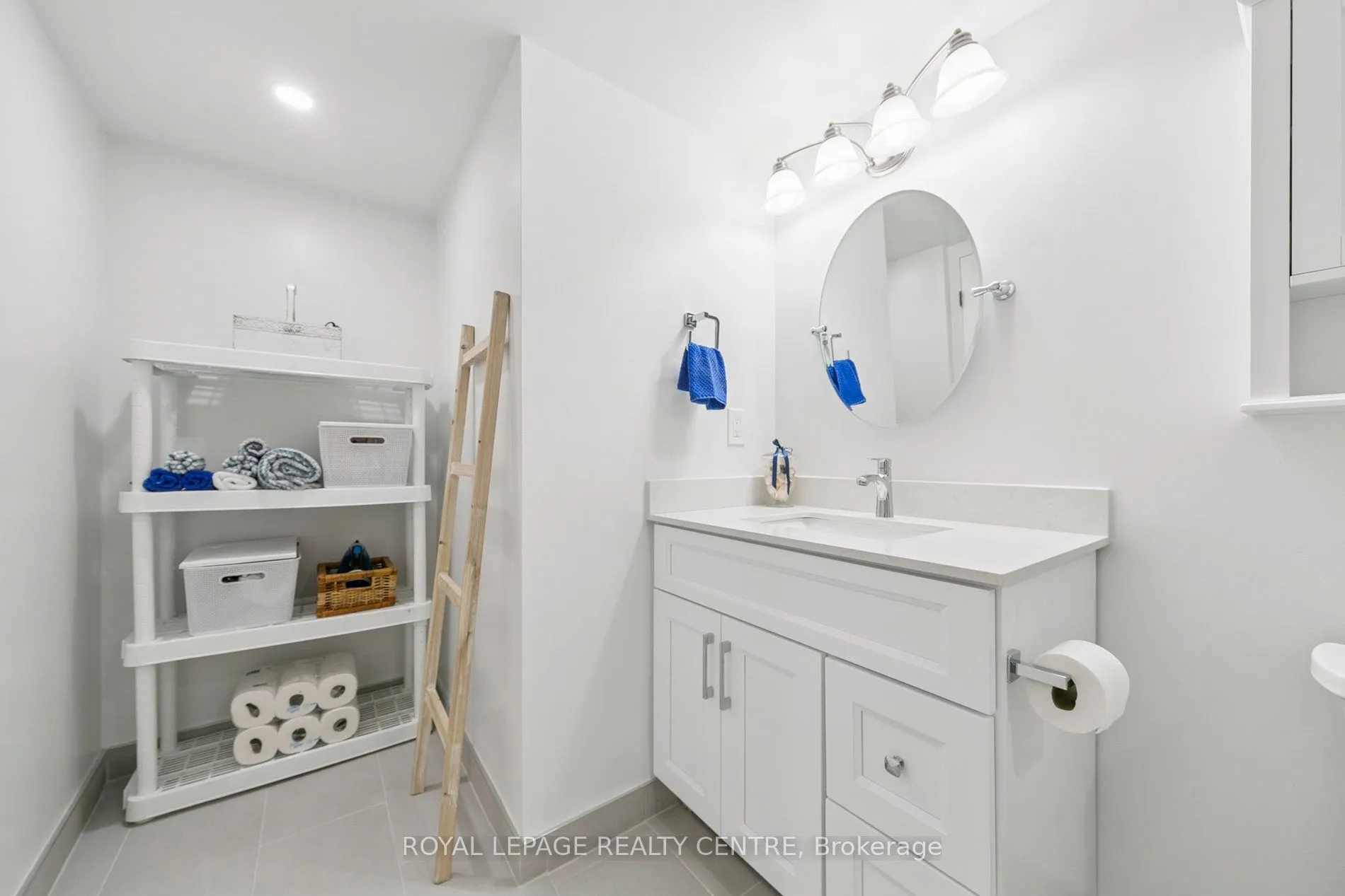 1110 Walden Circle, #807