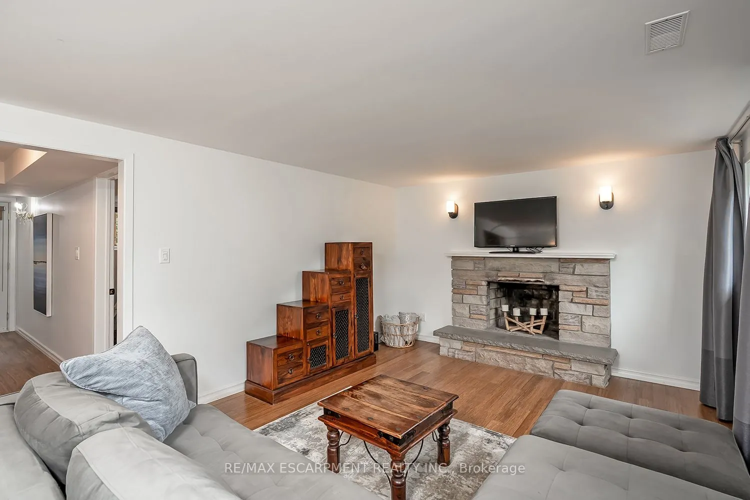 406 Oakwood Drive