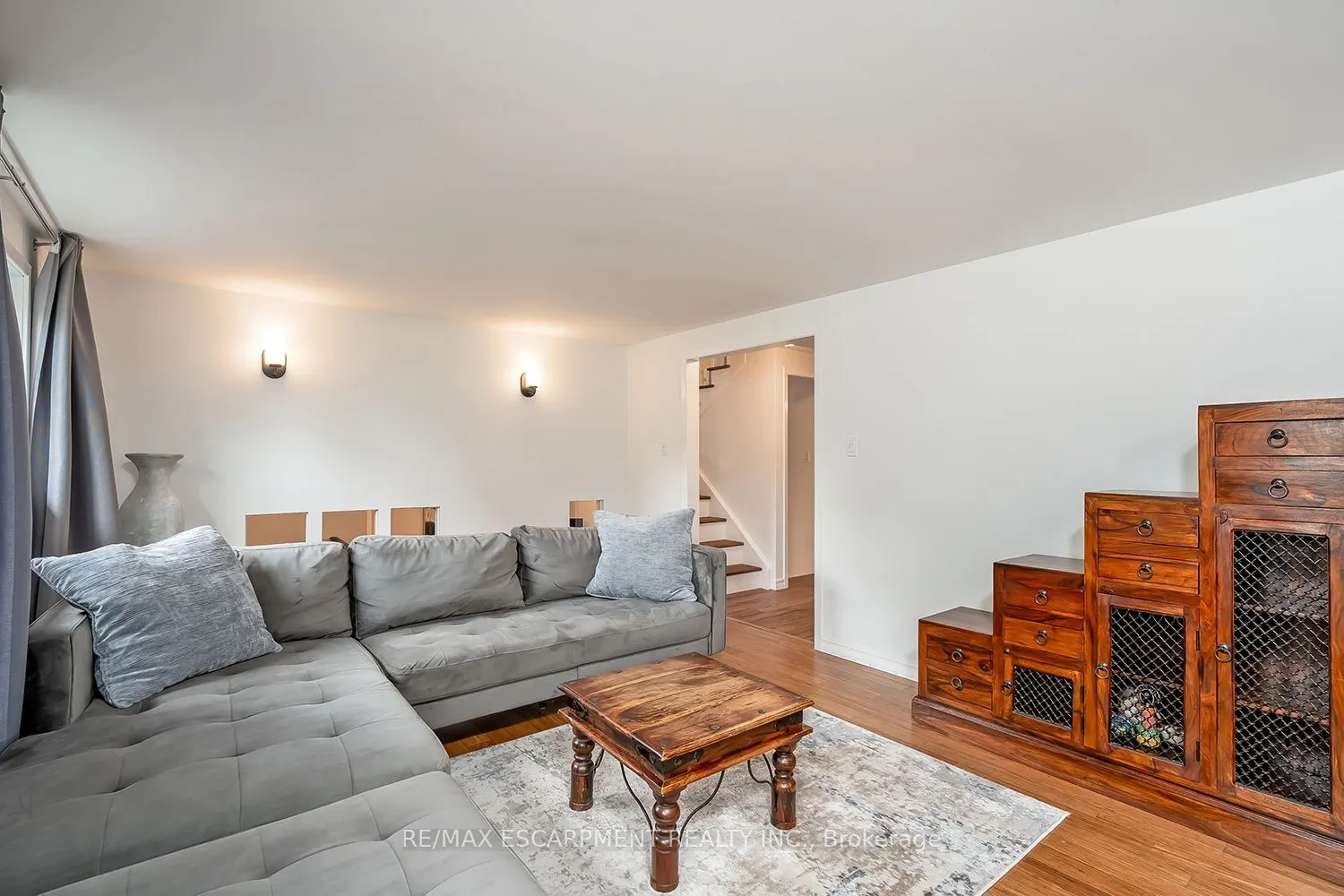 406 Oakwood Drive