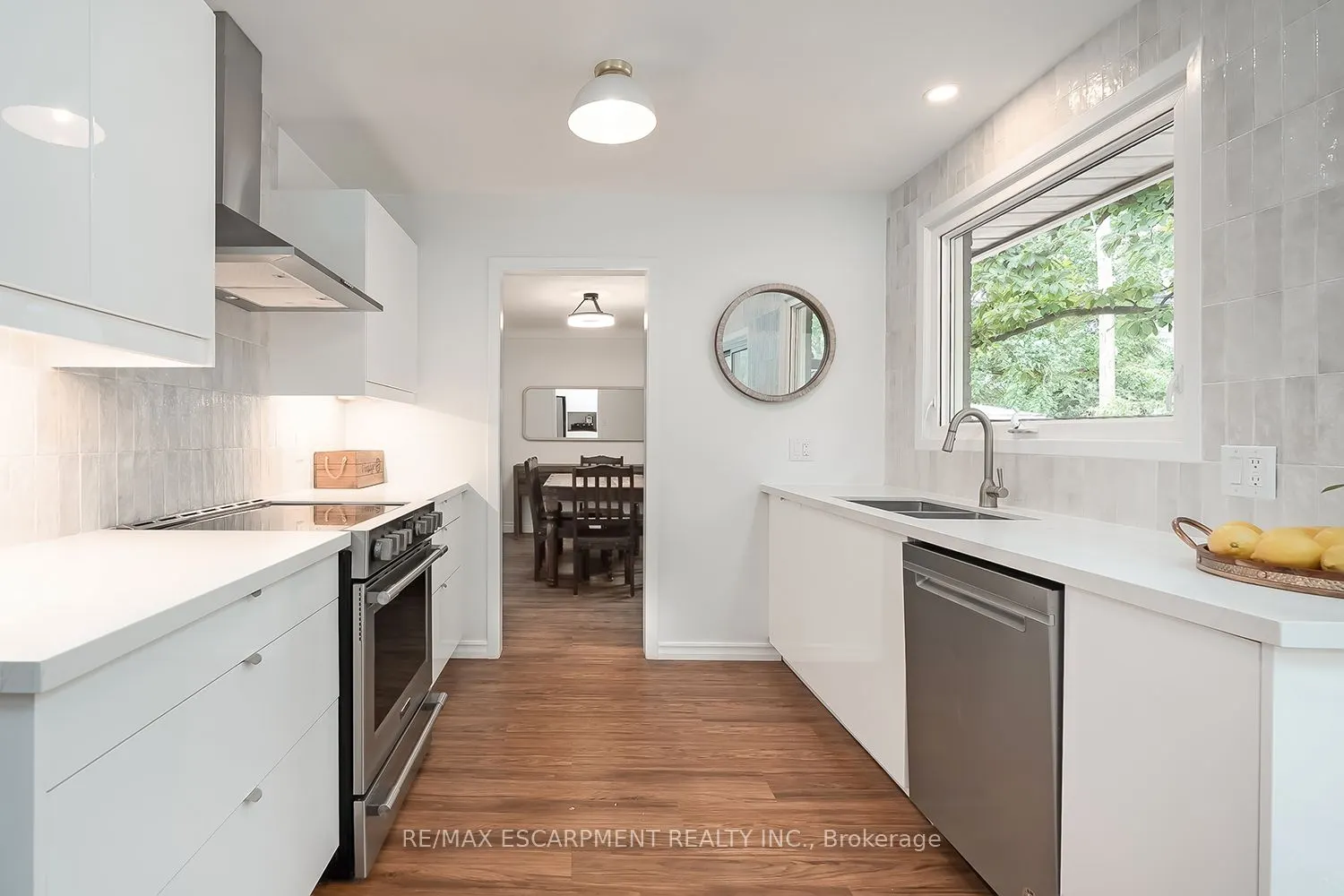 406 Oakwood Drive