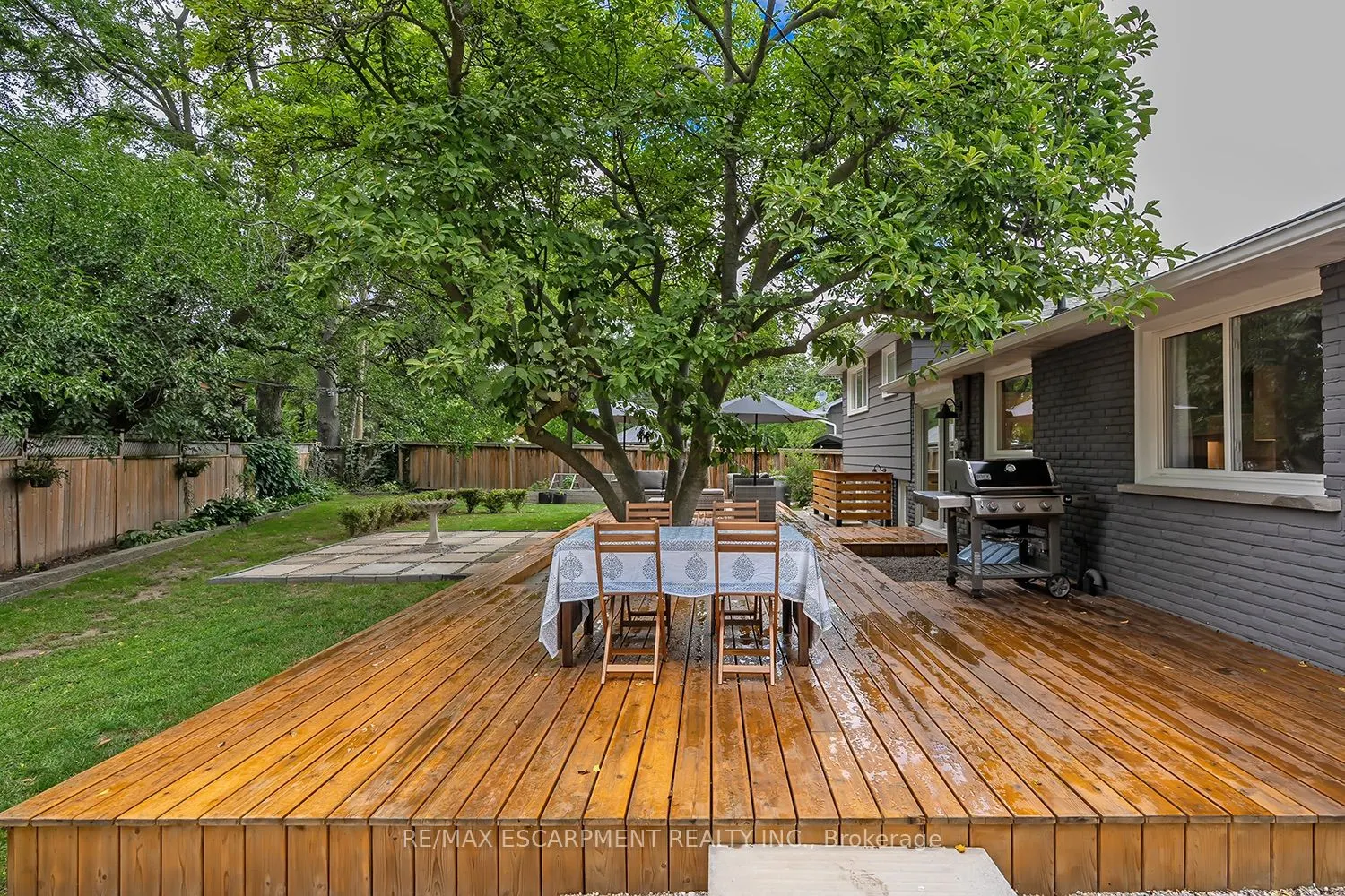 406 Oakwood Drive