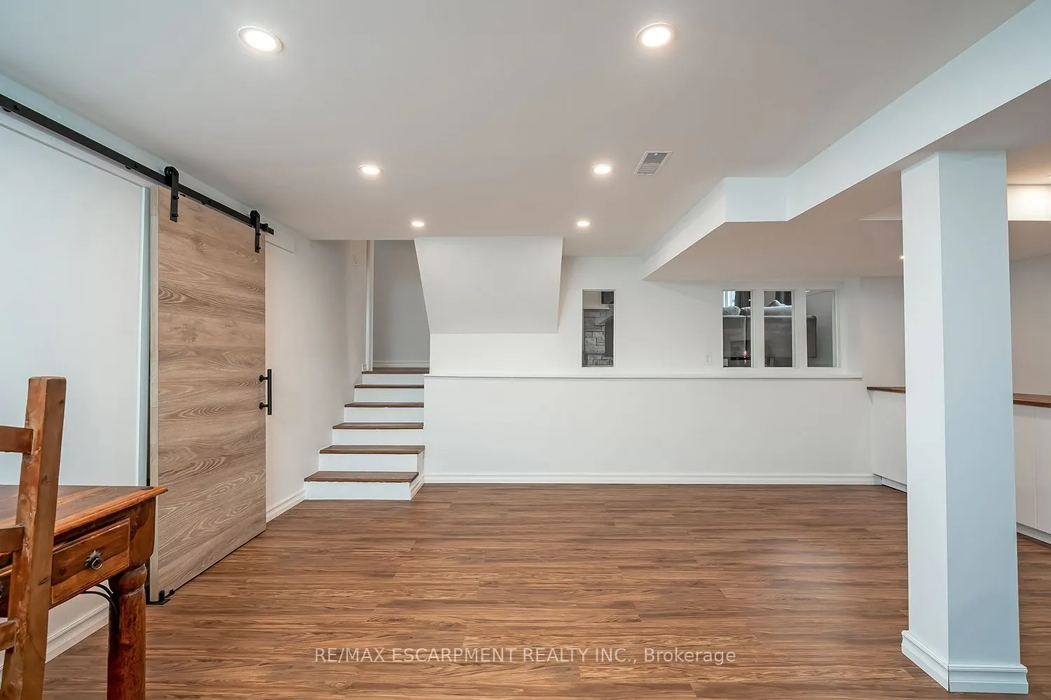 406 Oakwood Drive