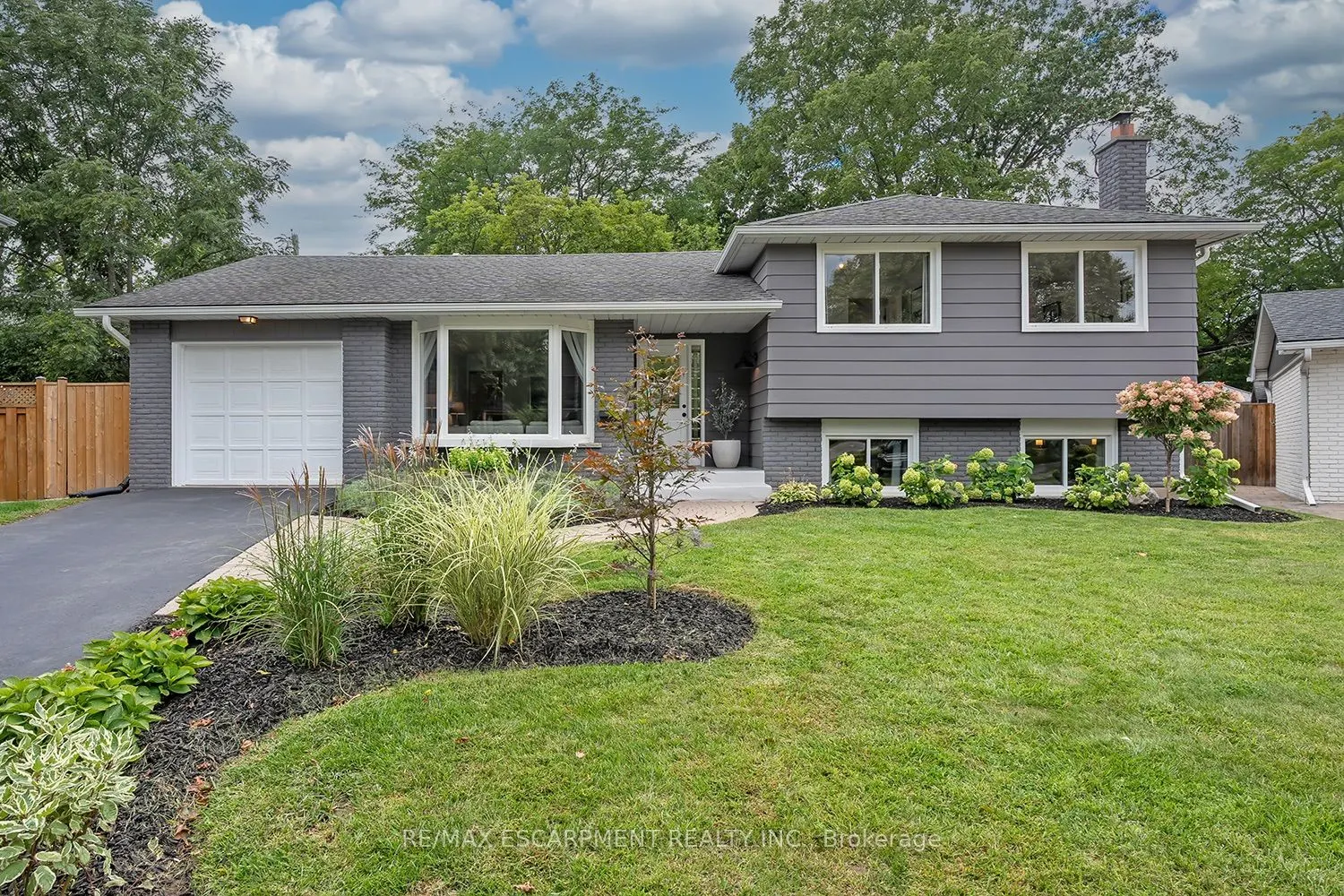 406 Oakwood Drive
