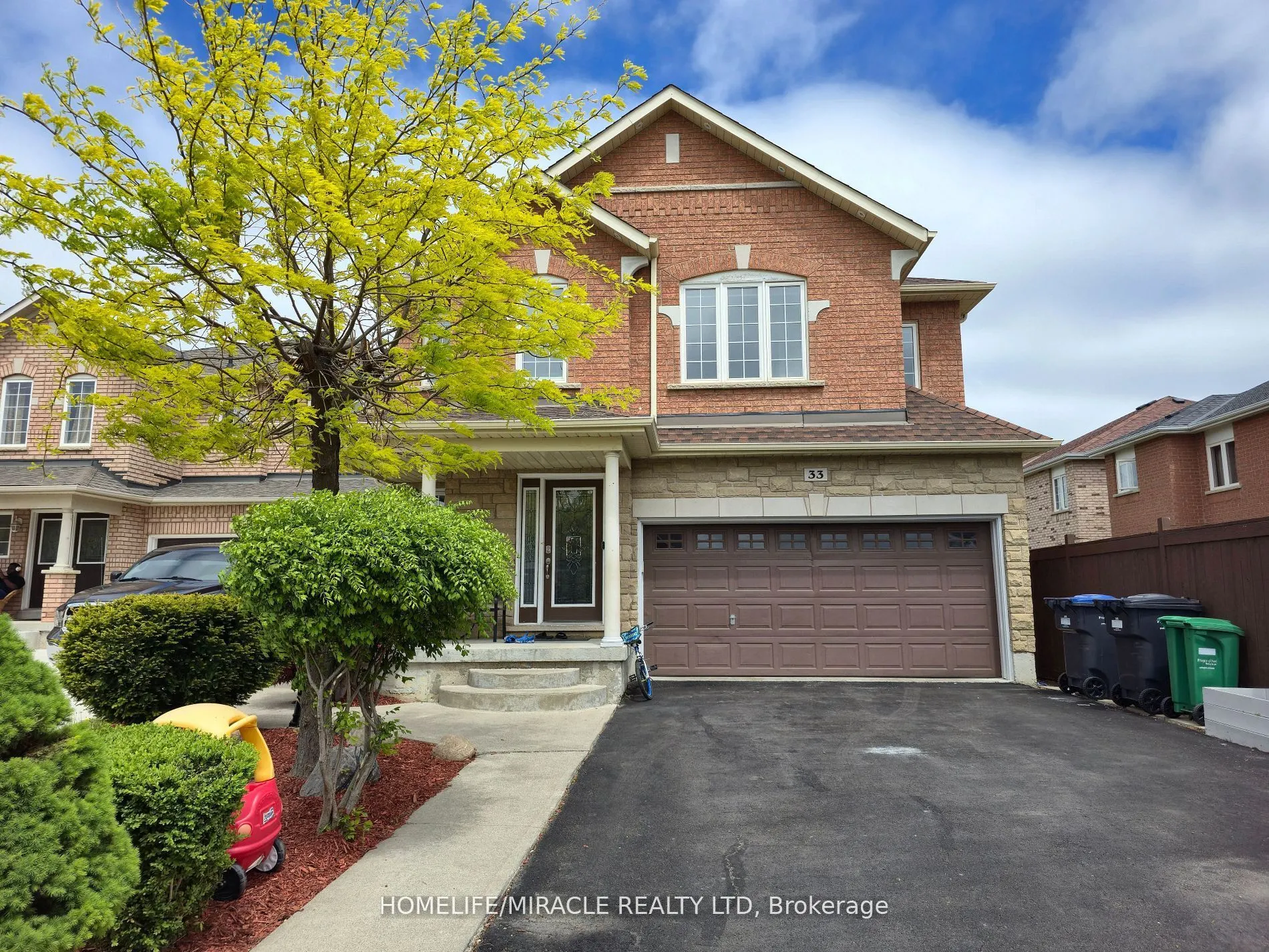 33 Atira Avenue
