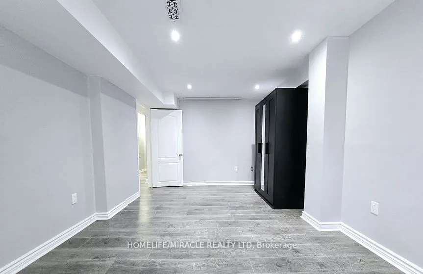 33 Atira Avenue