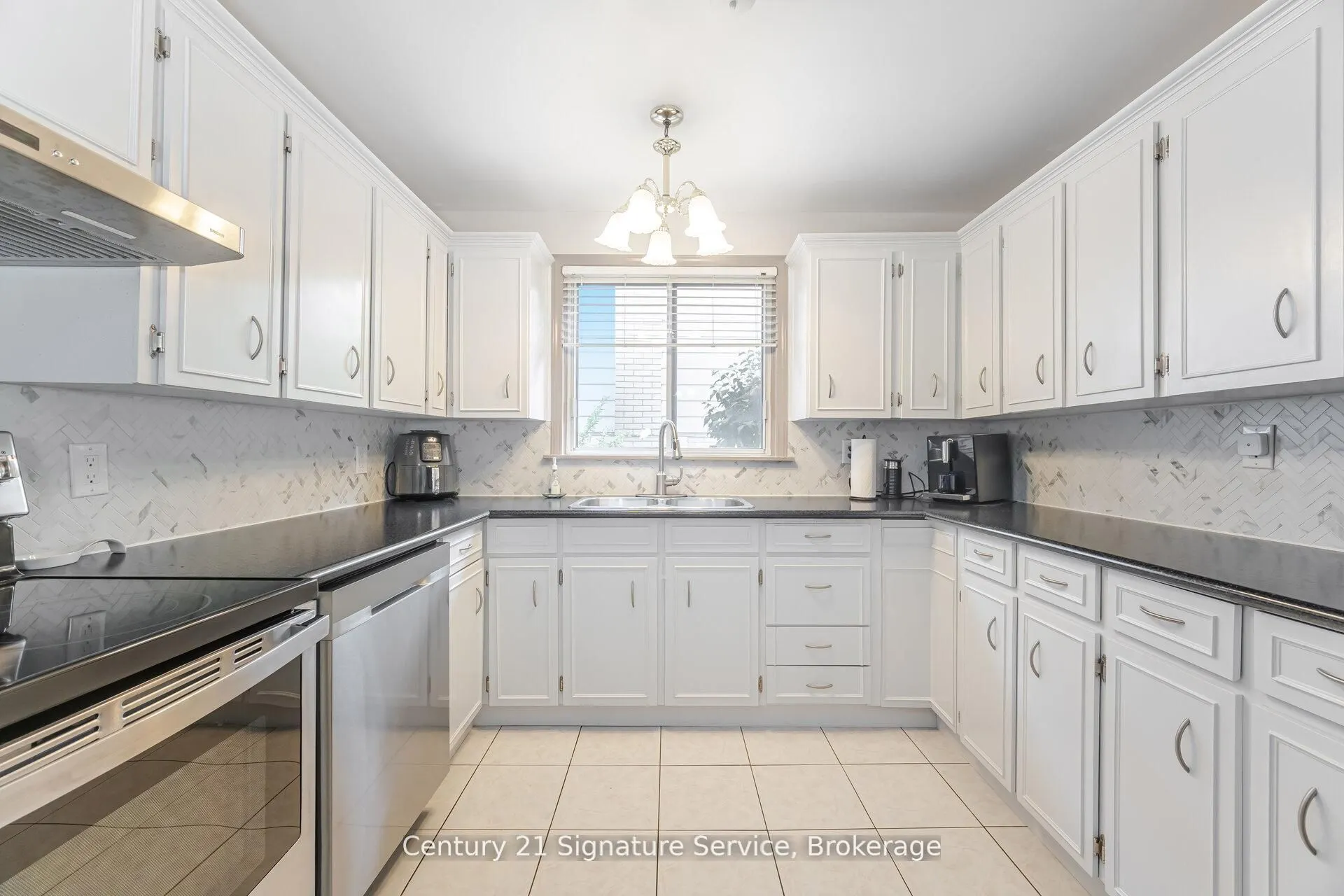 512 Selsey Drive