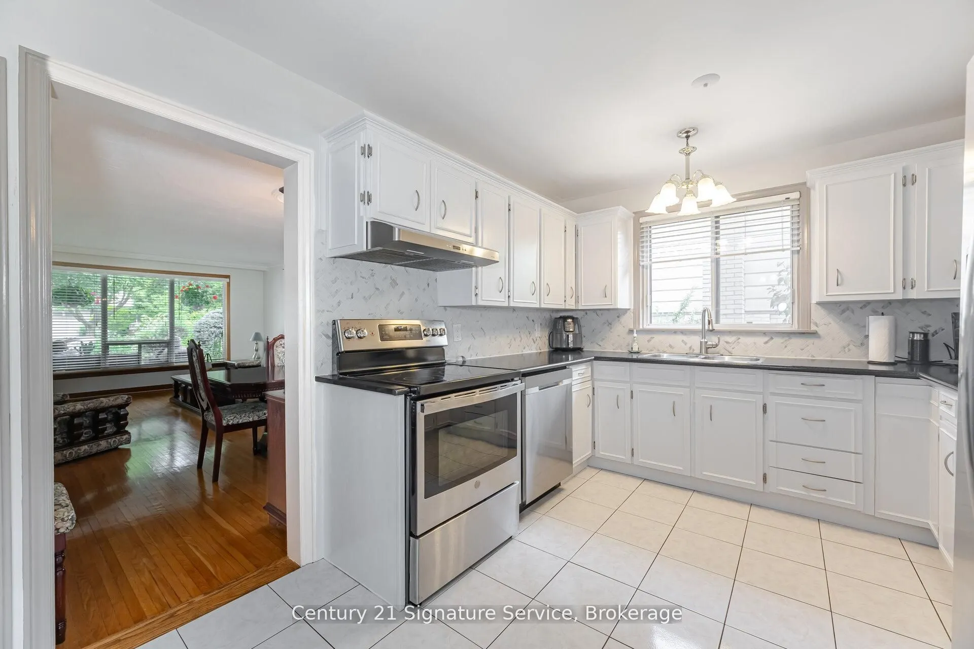 512 Selsey Drive
