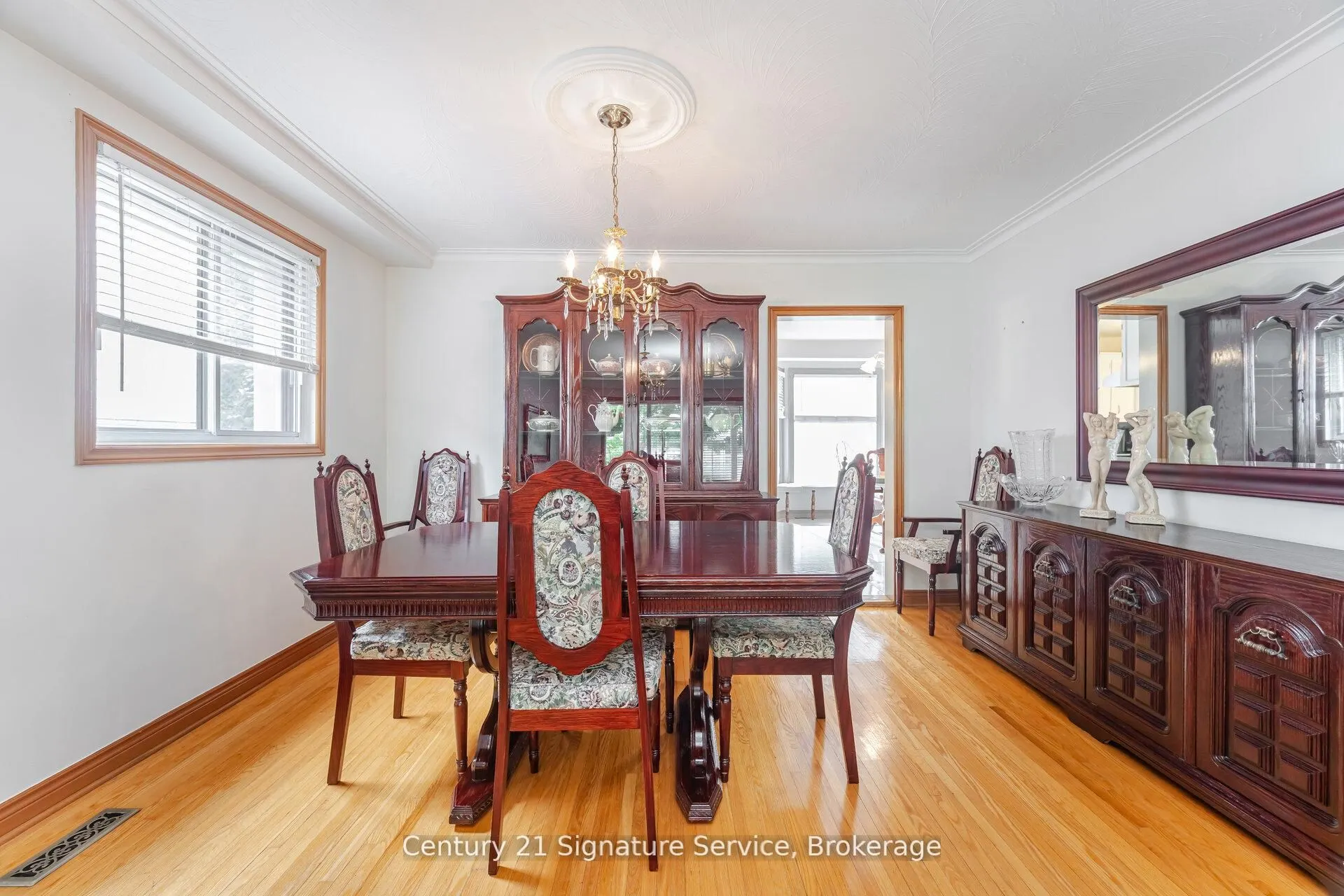 512 Selsey Drive