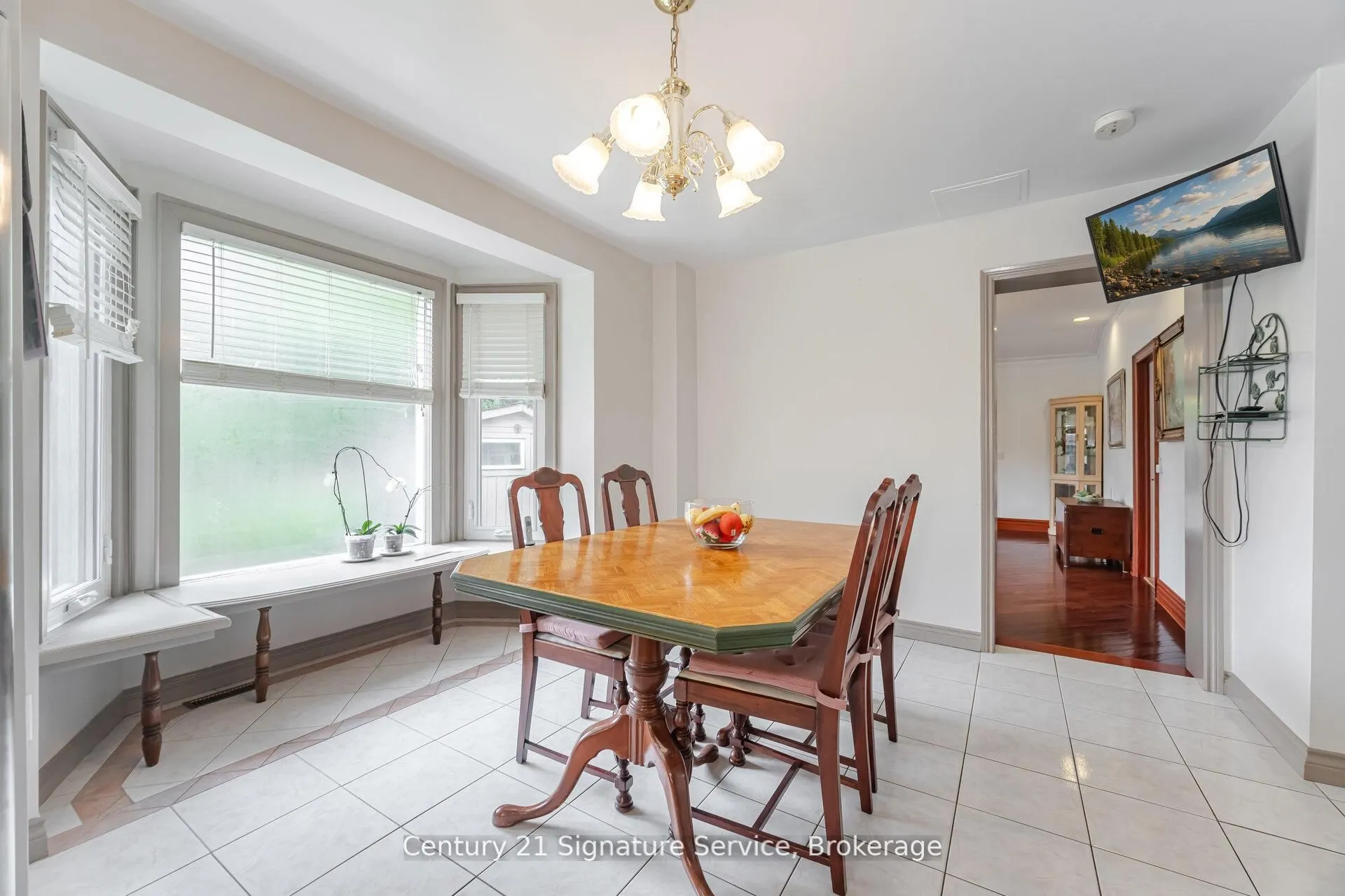512 Selsey Drive