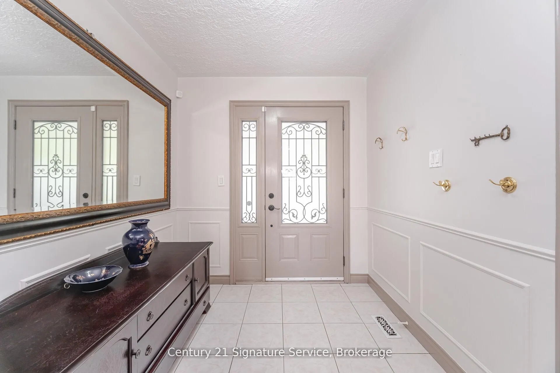 512 Selsey Drive