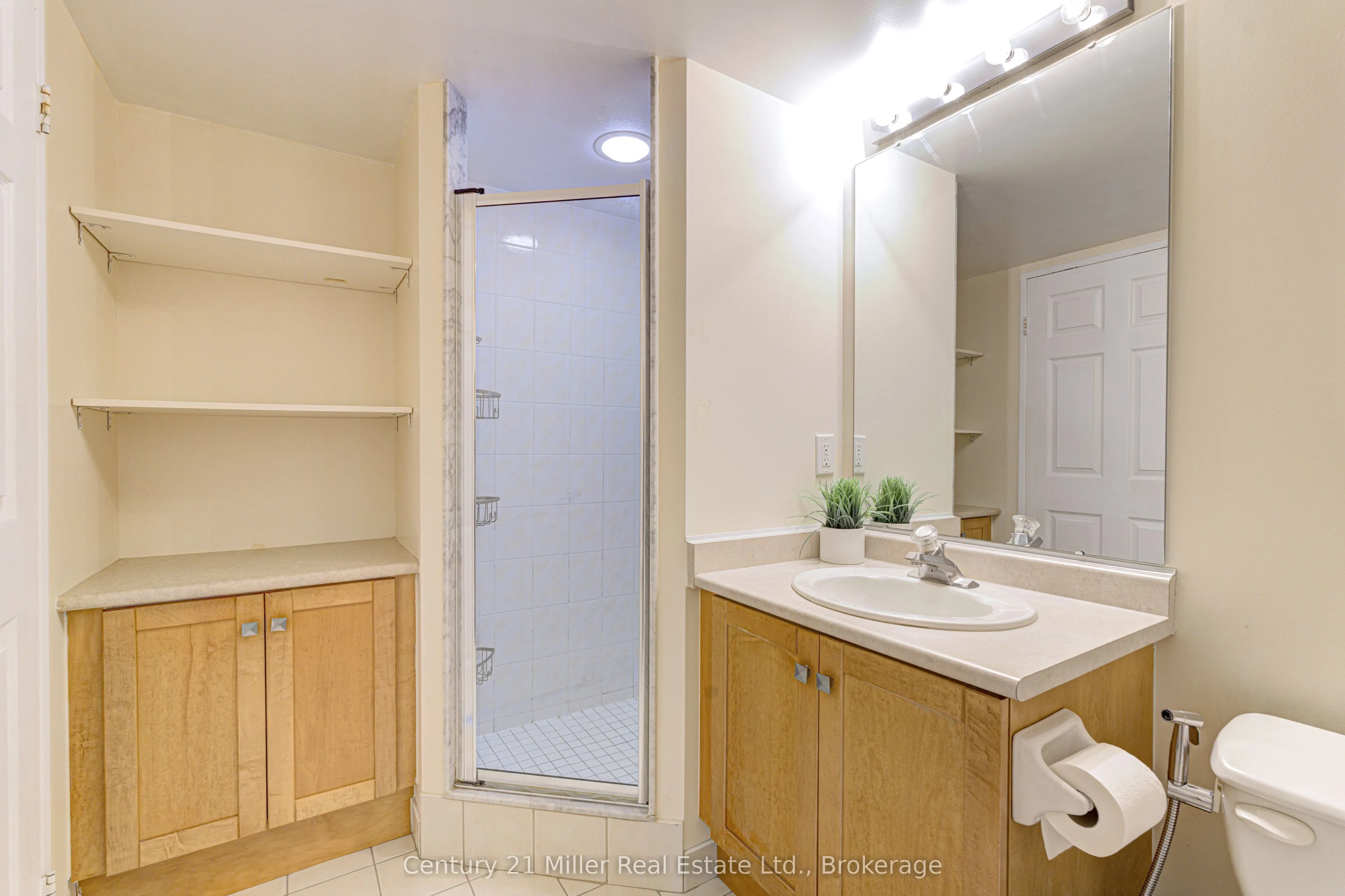 156 Enfield Place, #1210