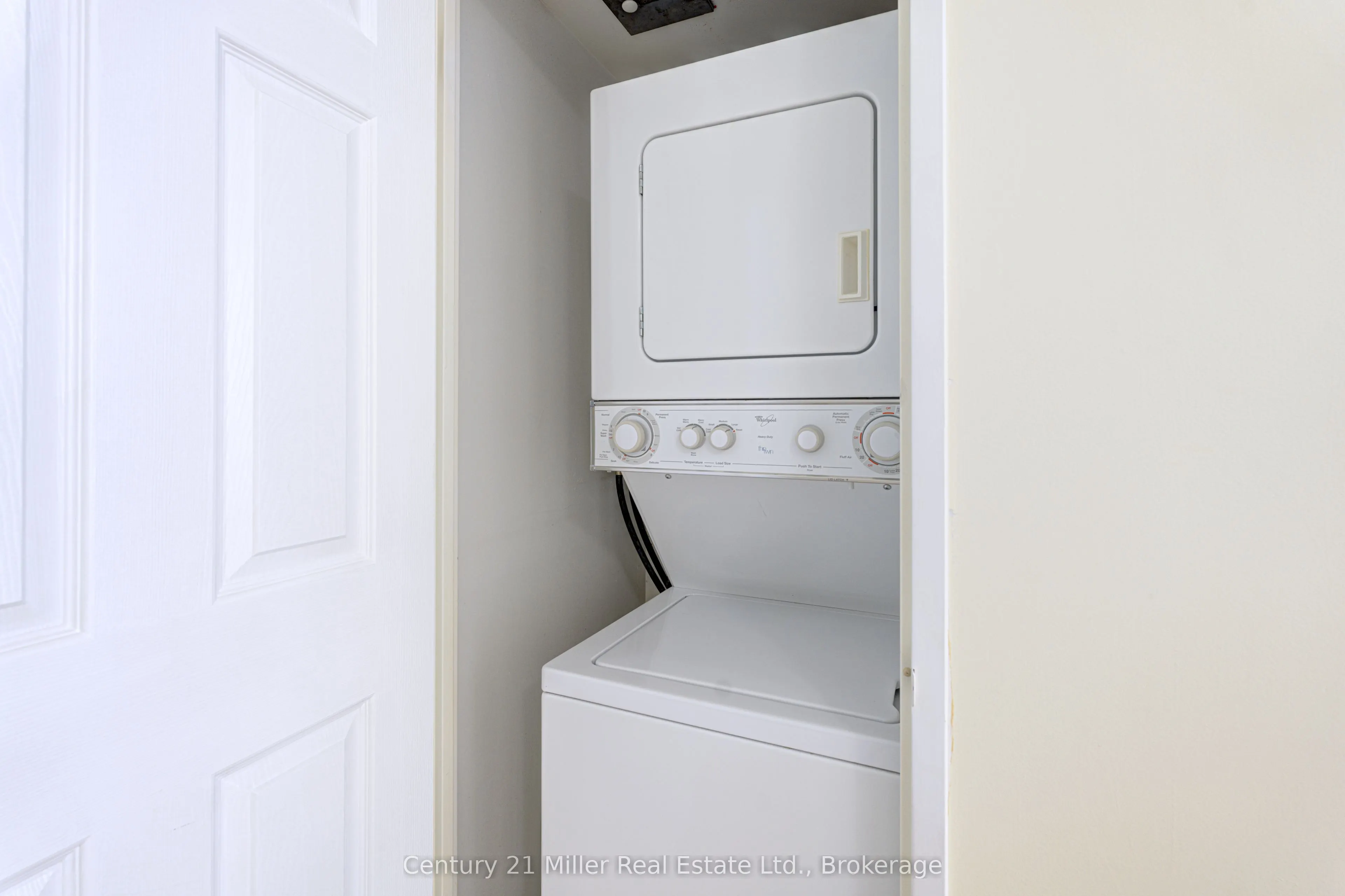 156 Enfield Place, #1210