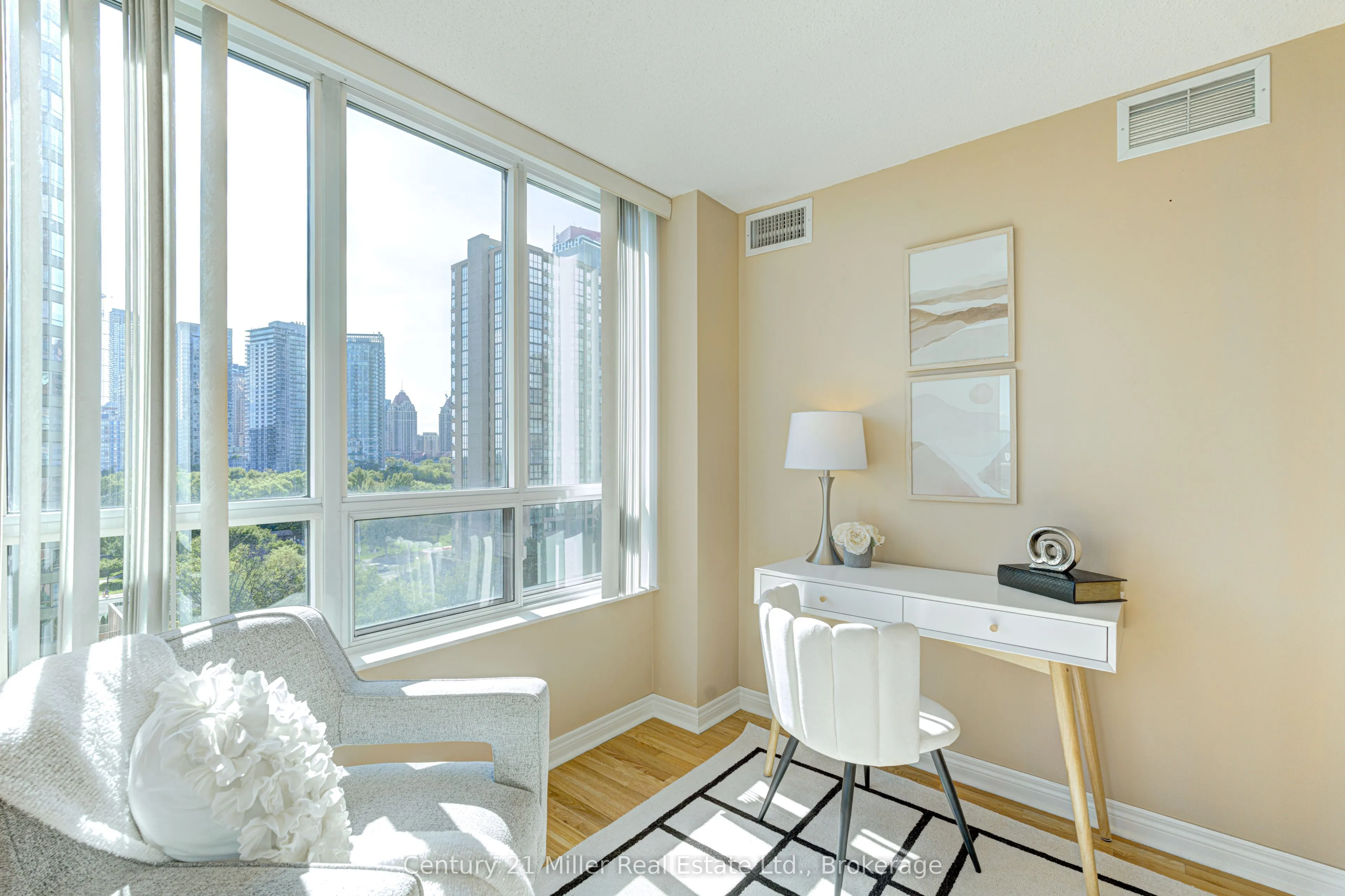 156 Enfield Place, #1210