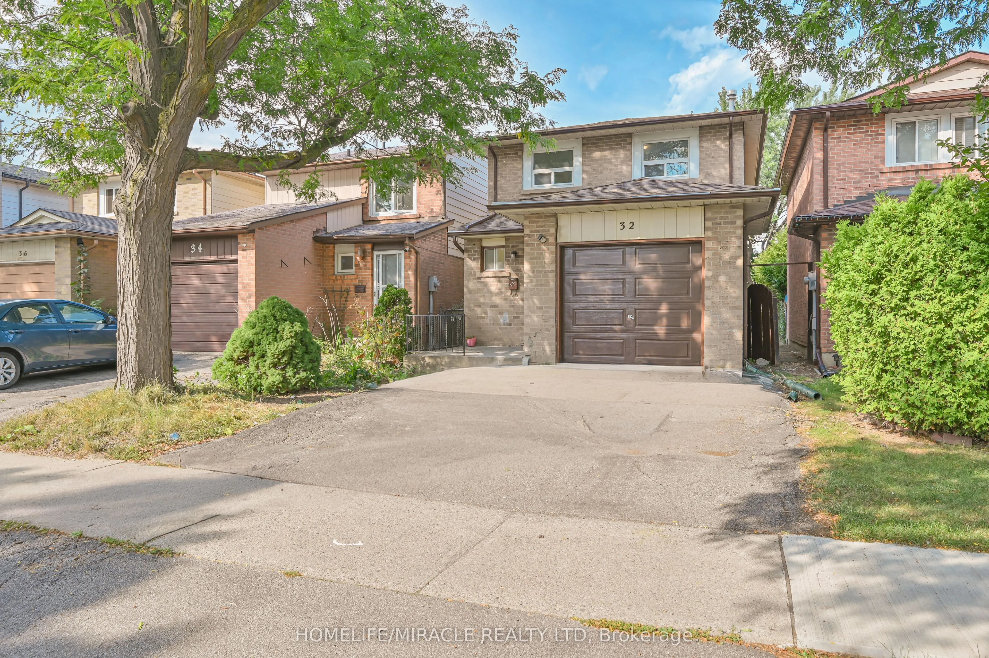 32 Woodsview Avenue