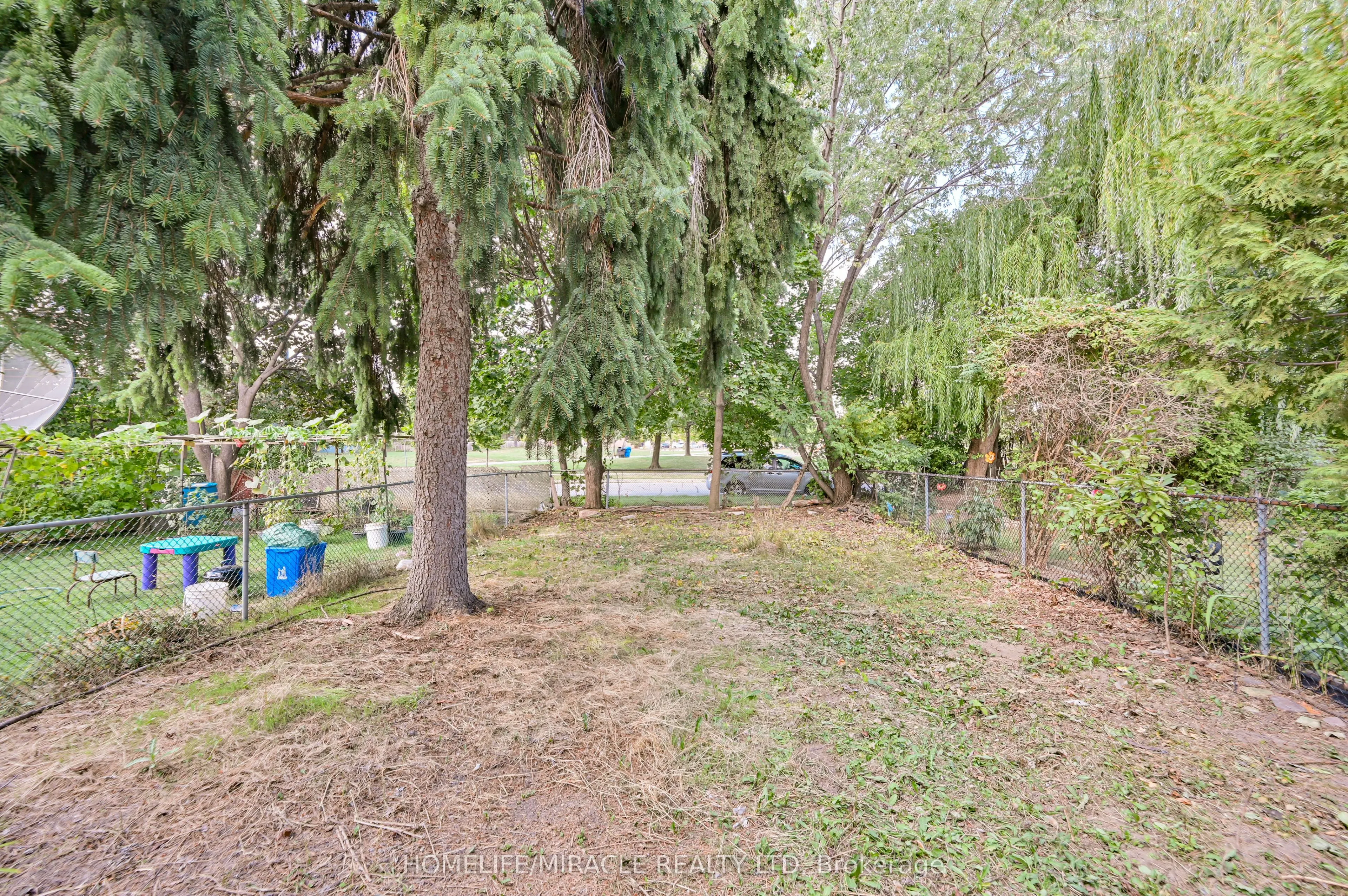 32 Woodsview Avenue