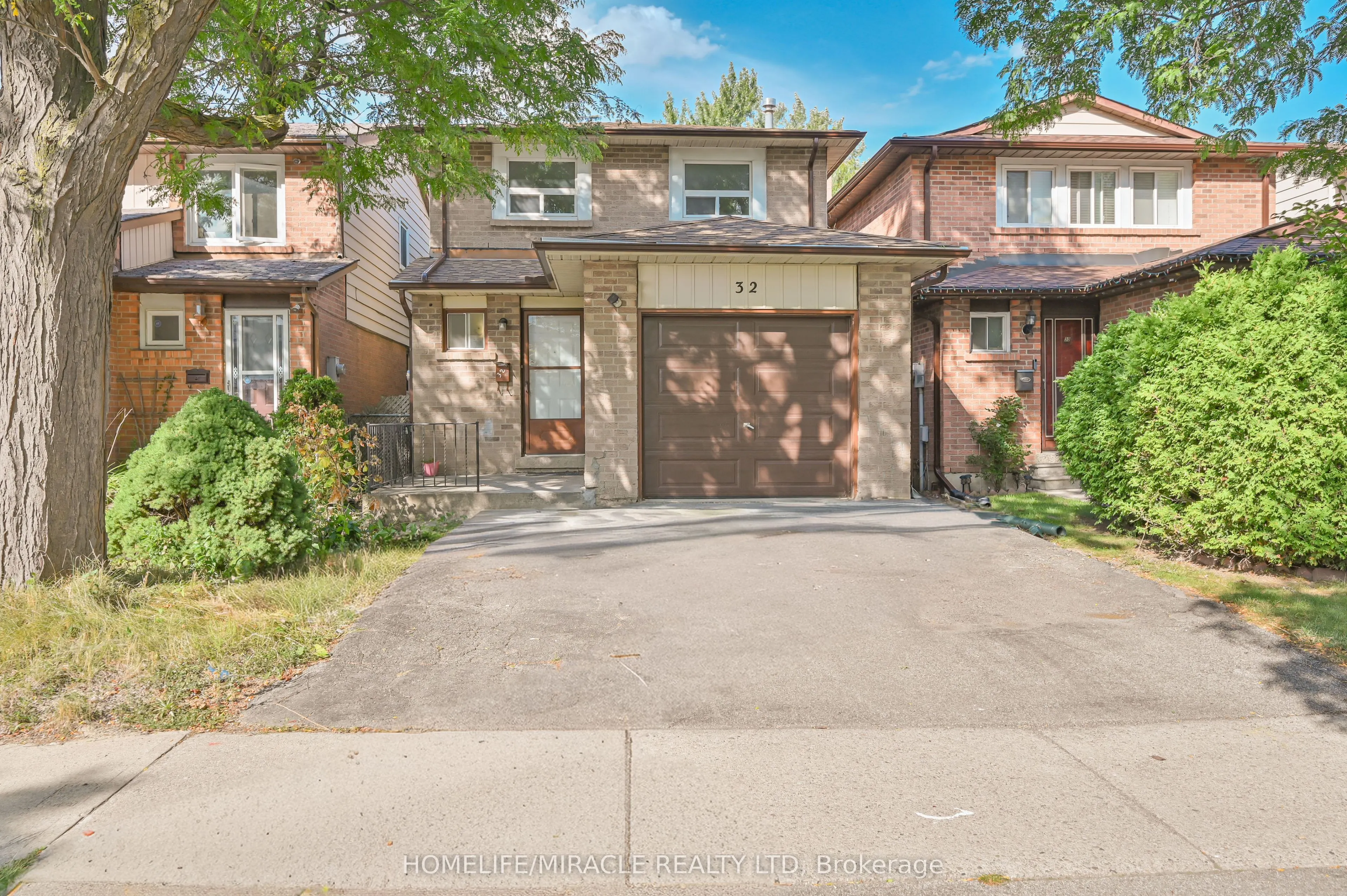 32 Woodsview Avenue