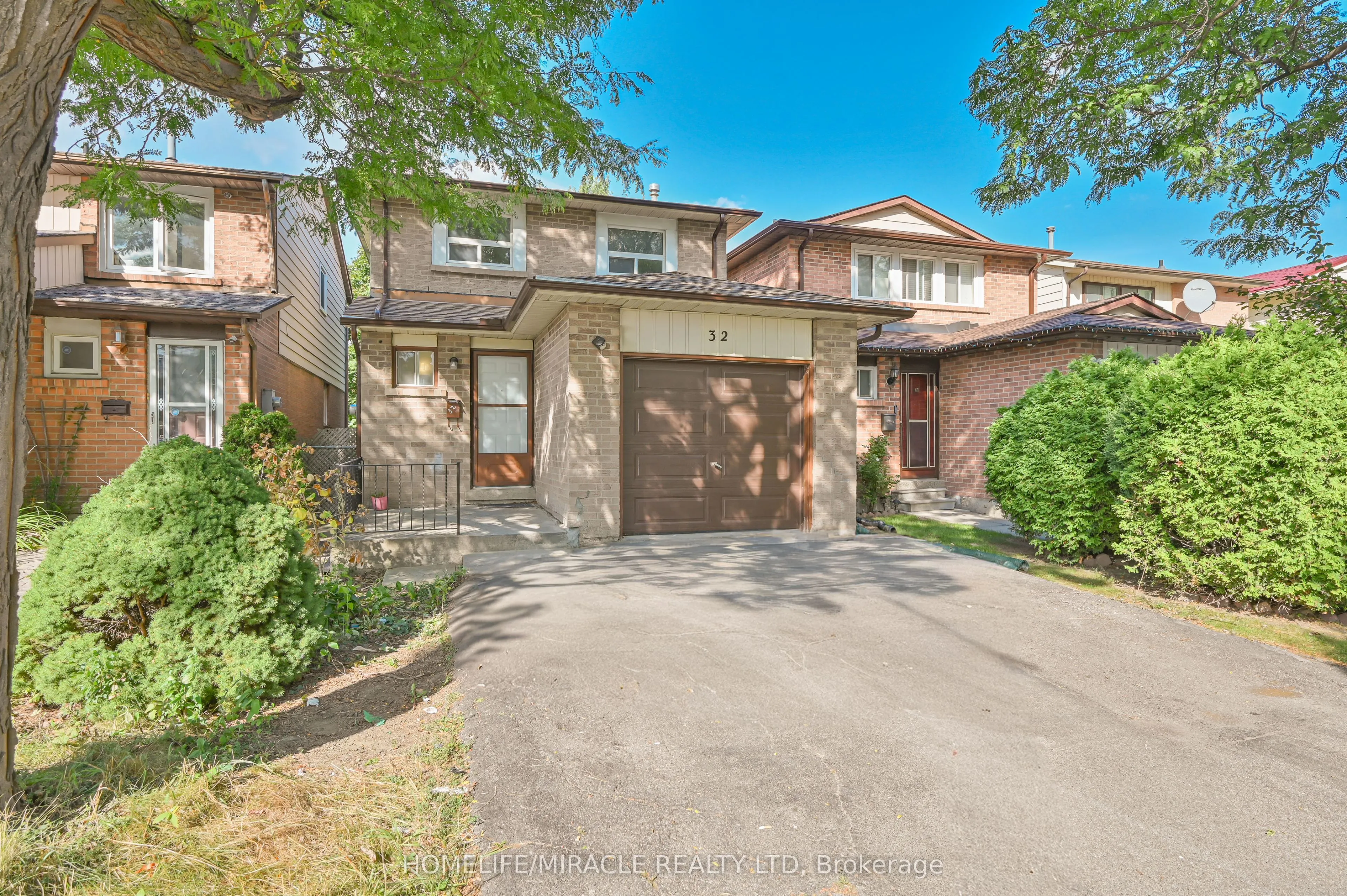 32 Woodsview Avenue