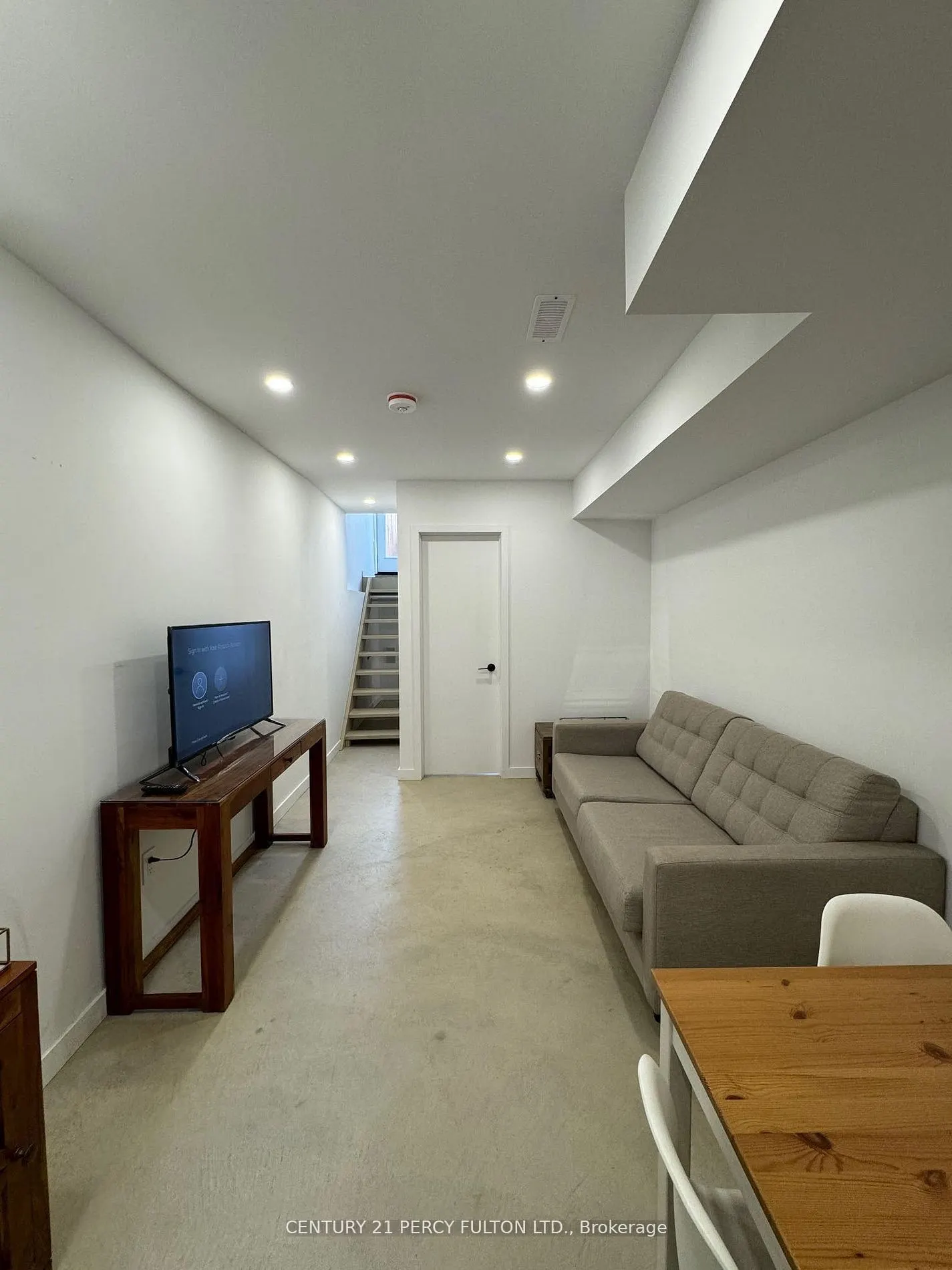 890 Ossington Avenue, #Bsmt