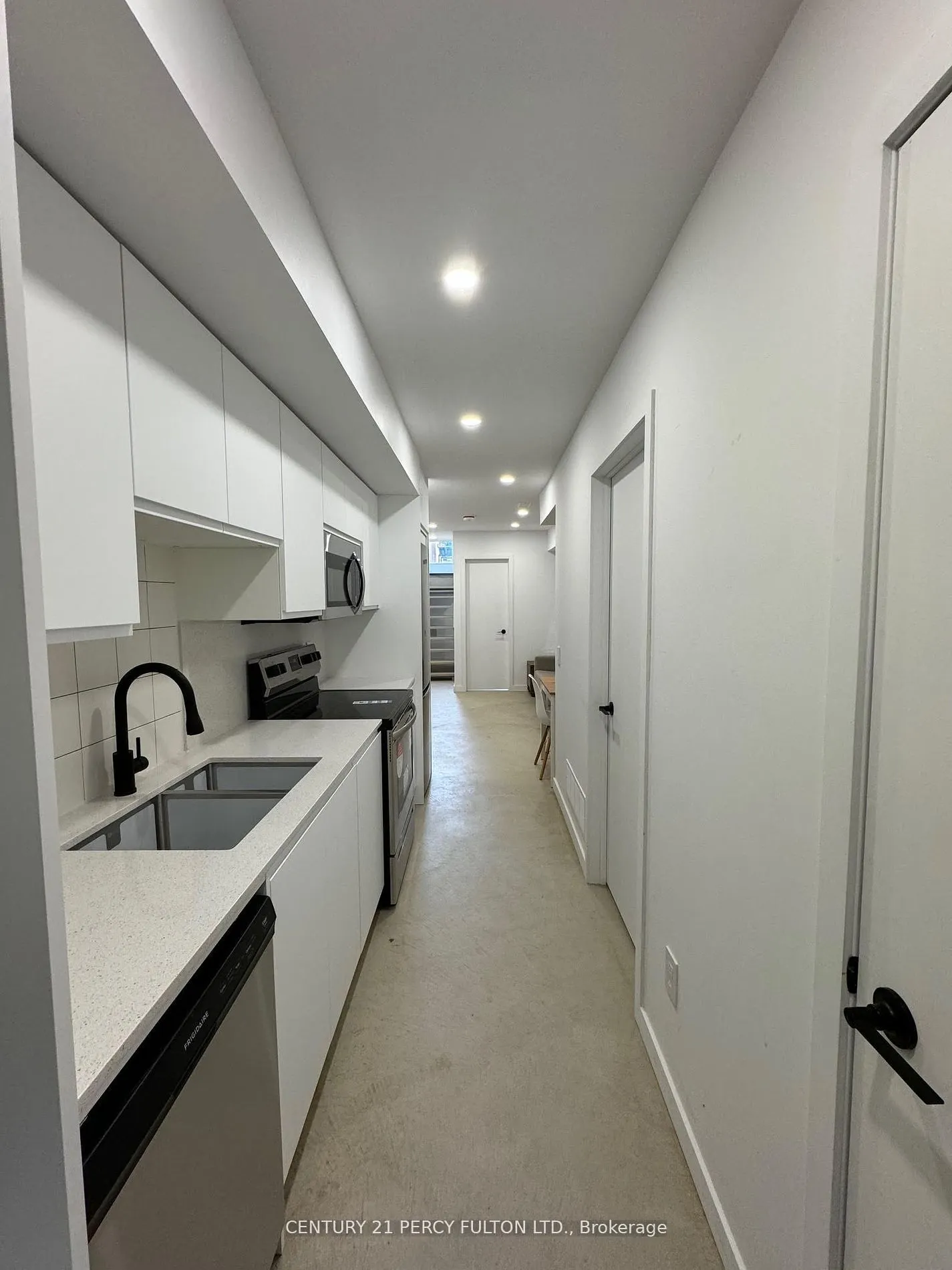 890 Ossington Avenue, #Bsmt