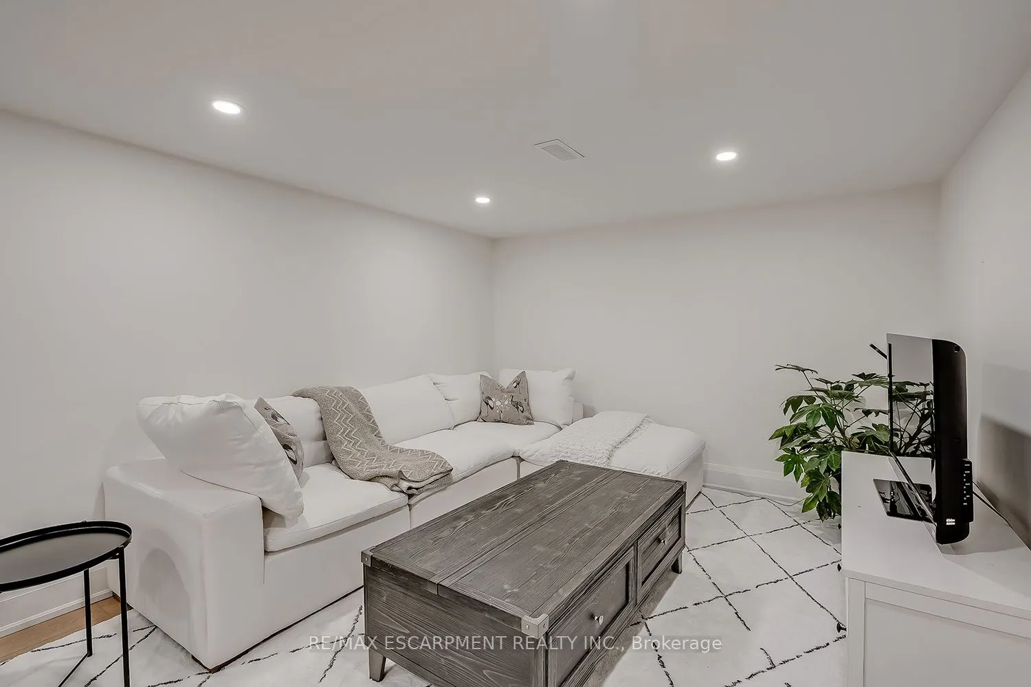 564 Maplehill Drive