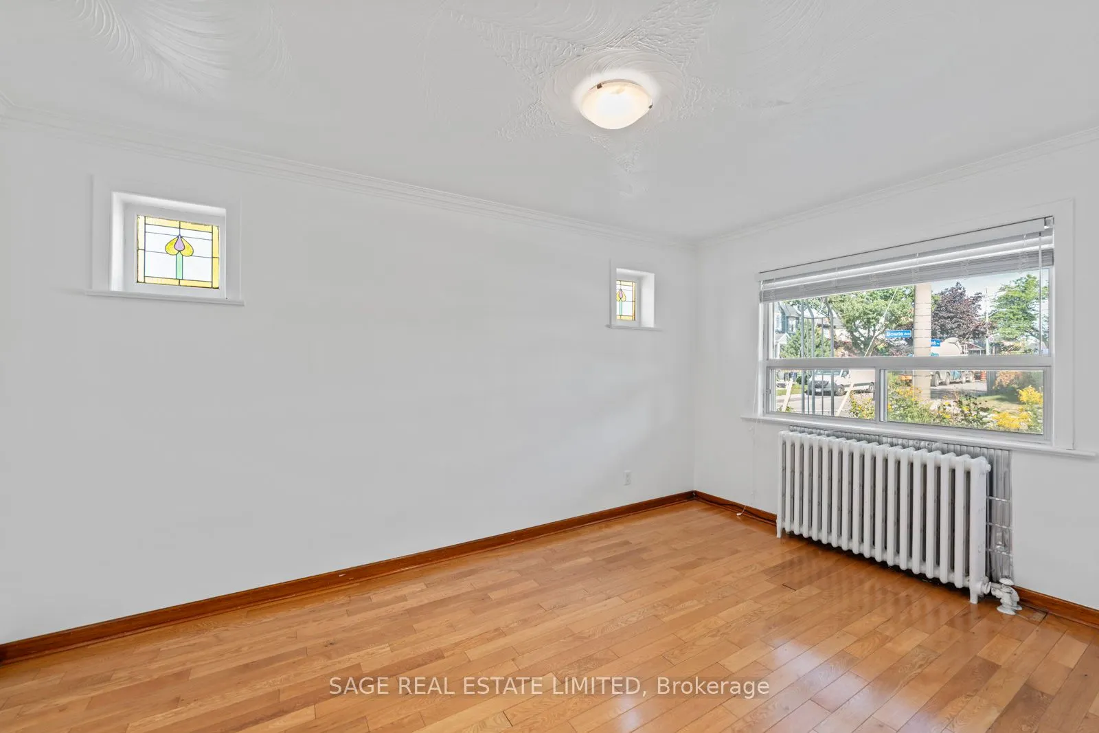 49 Bowie Avenue