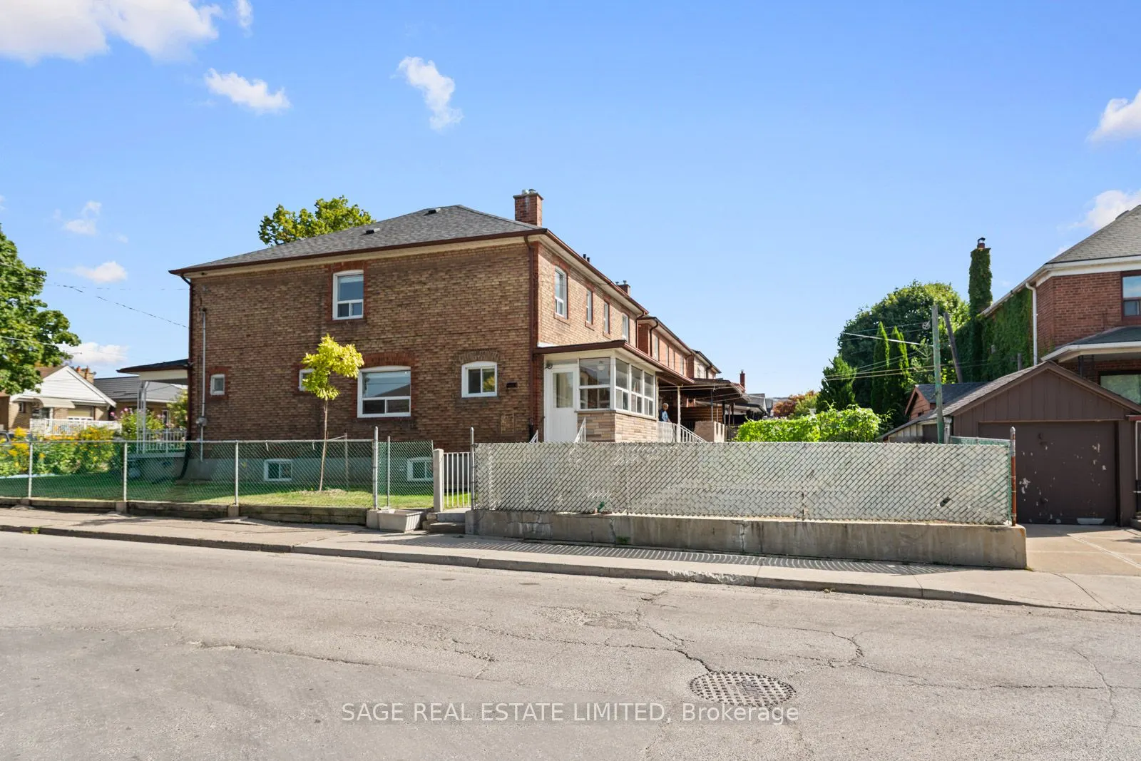 49 Bowie Avenue