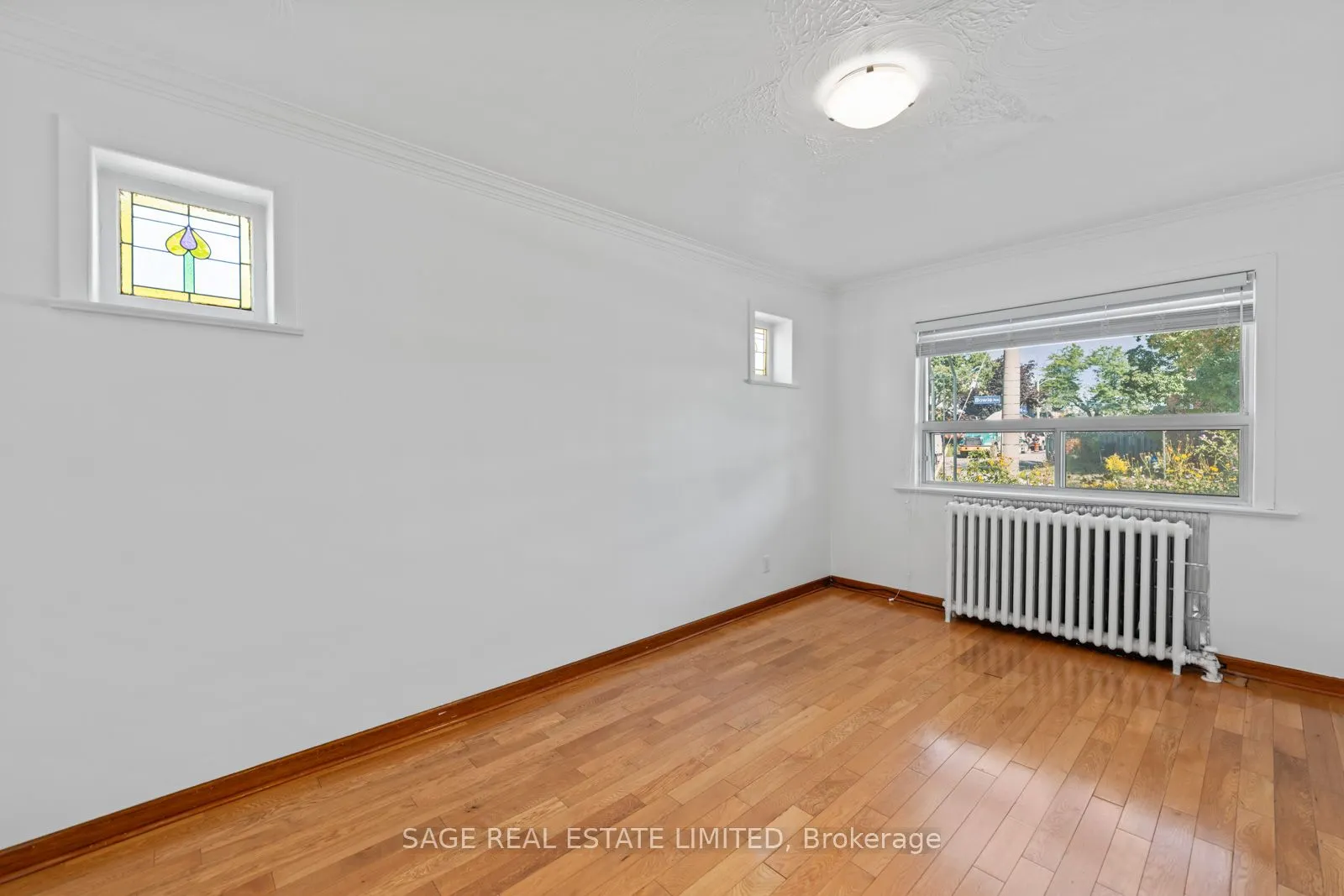49 Bowie Avenue
