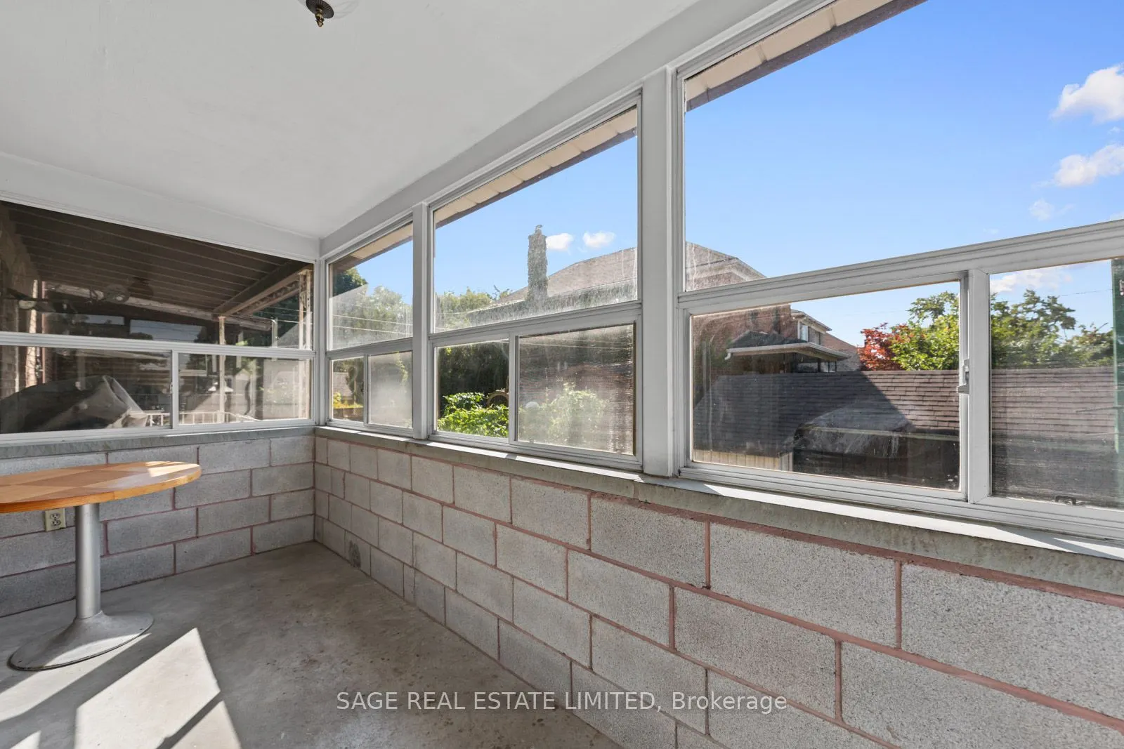49 Bowie Avenue