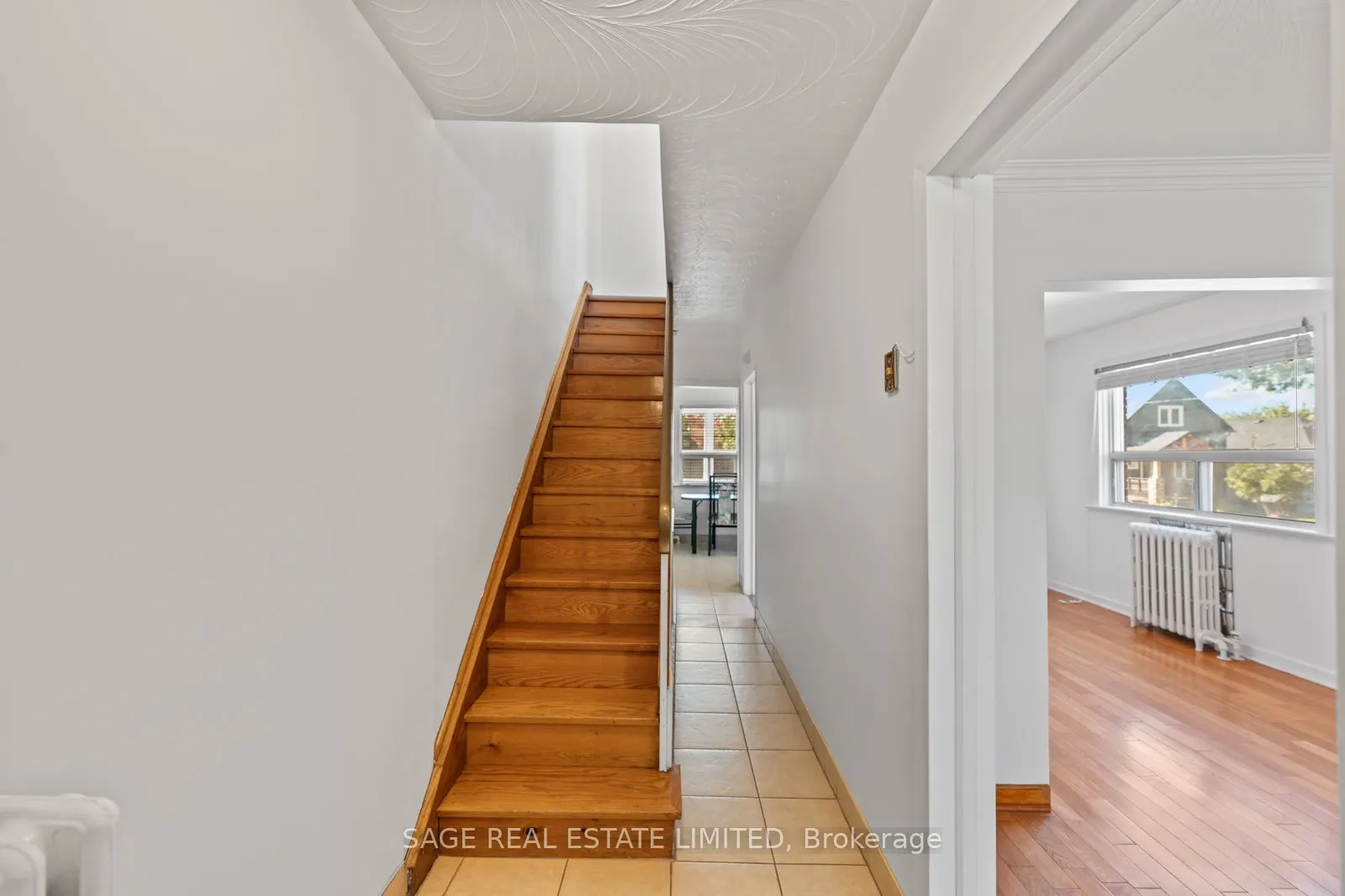 49 Bowie Avenue