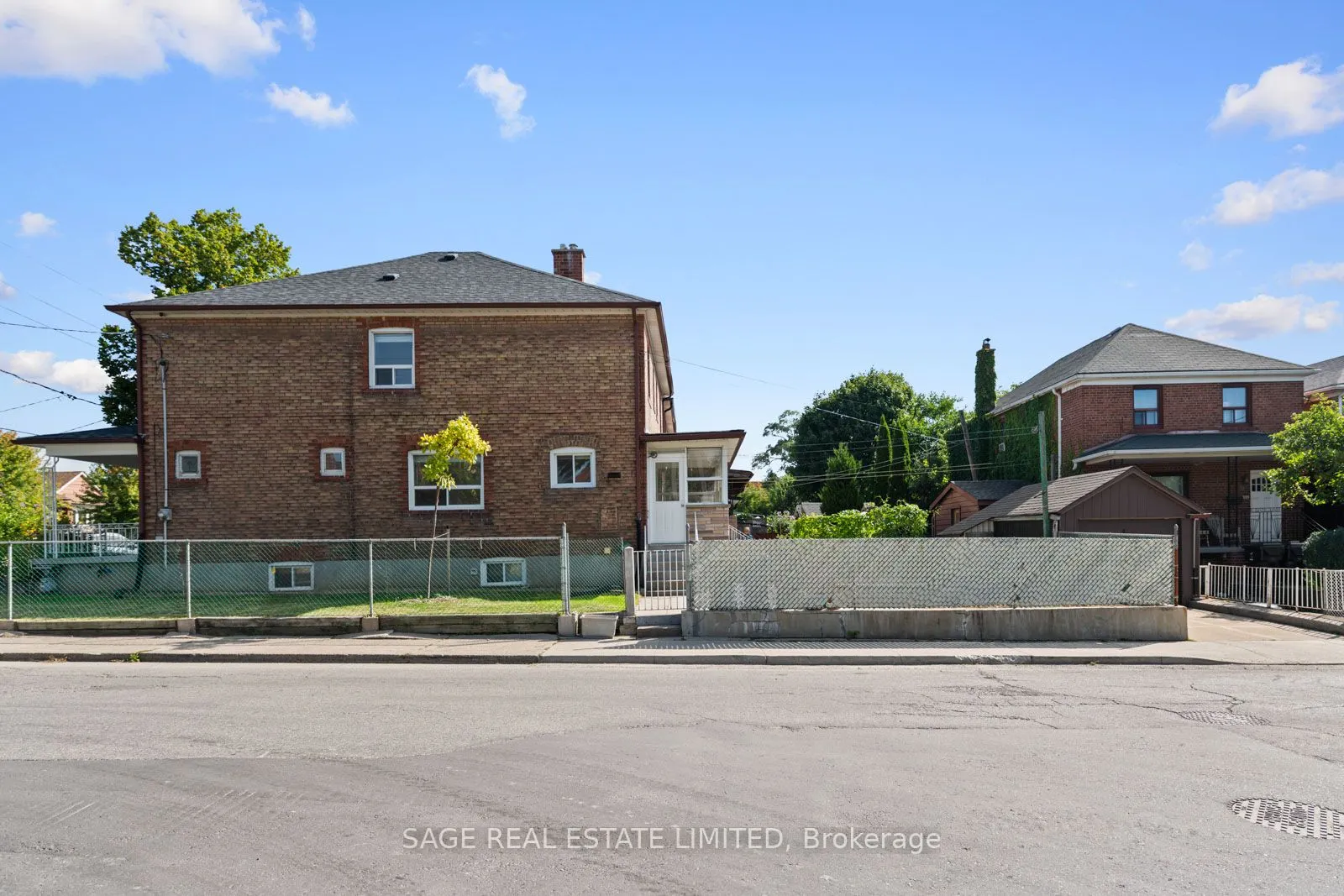 49 Bowie Avenue