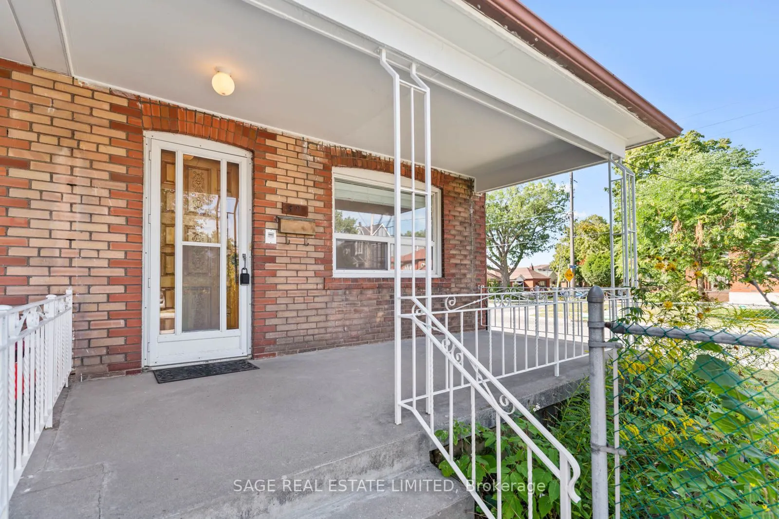 49 Bowie Avenue