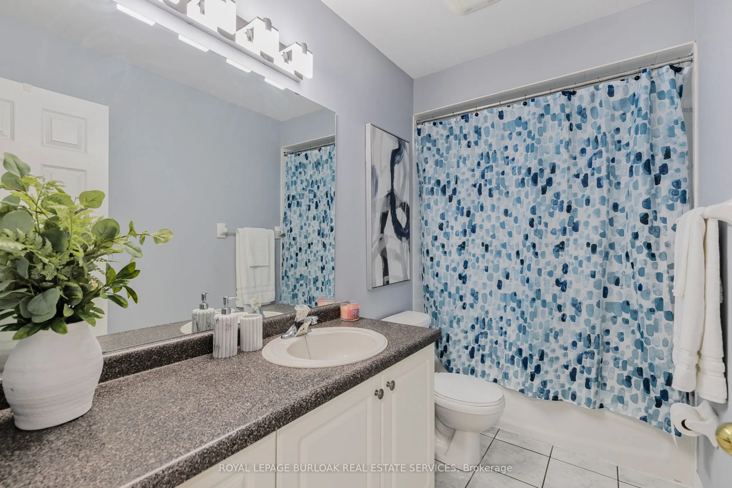 130 Robert Street, #32