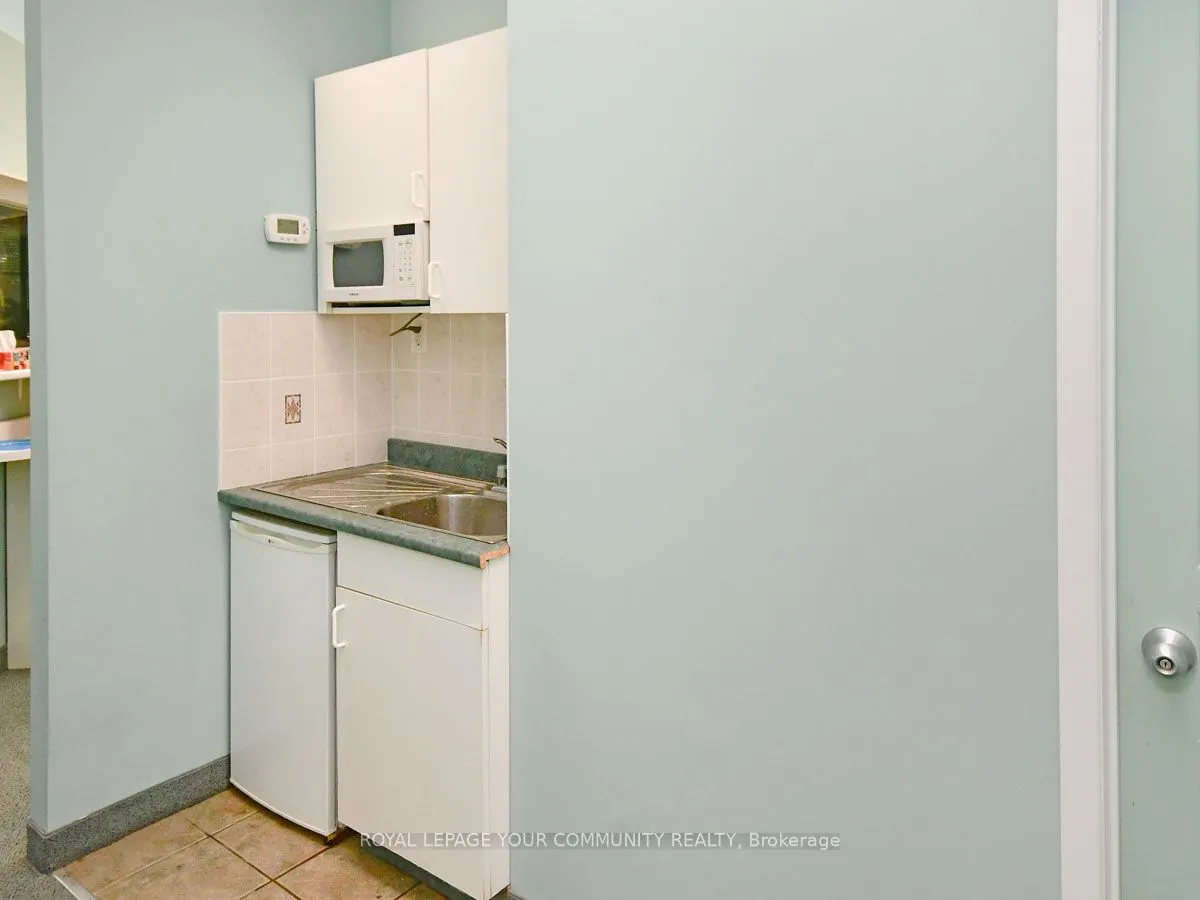 800 Petrolia Road, #3