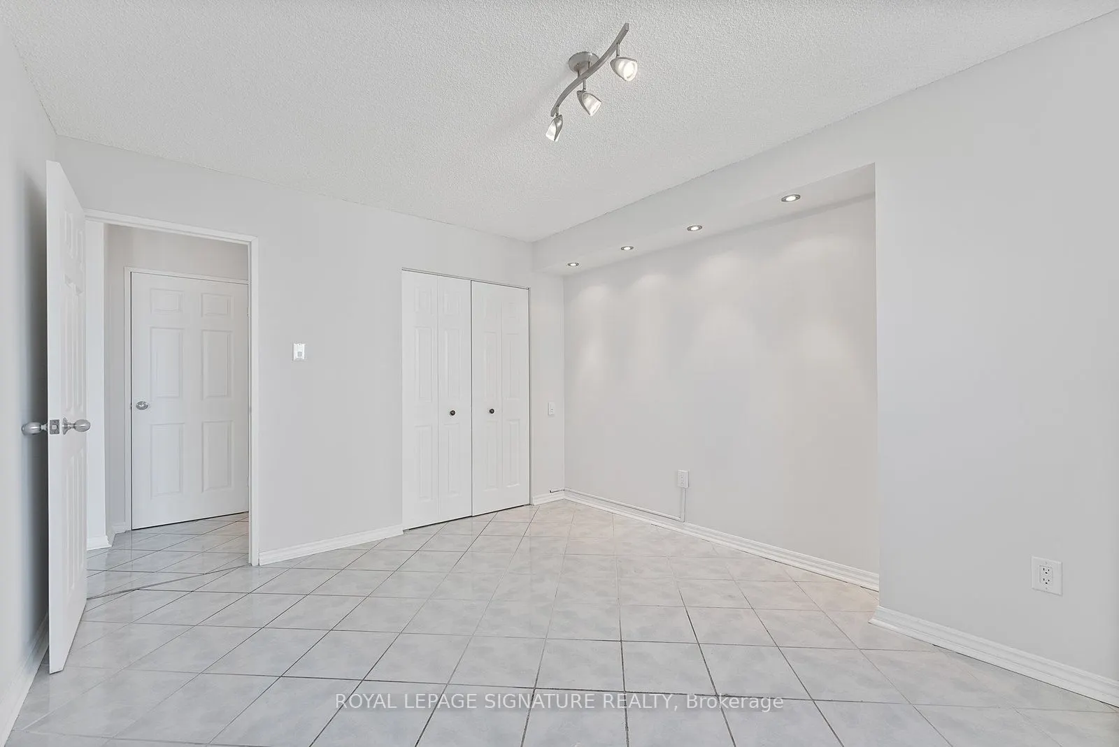 5 San Romanoway, ##906