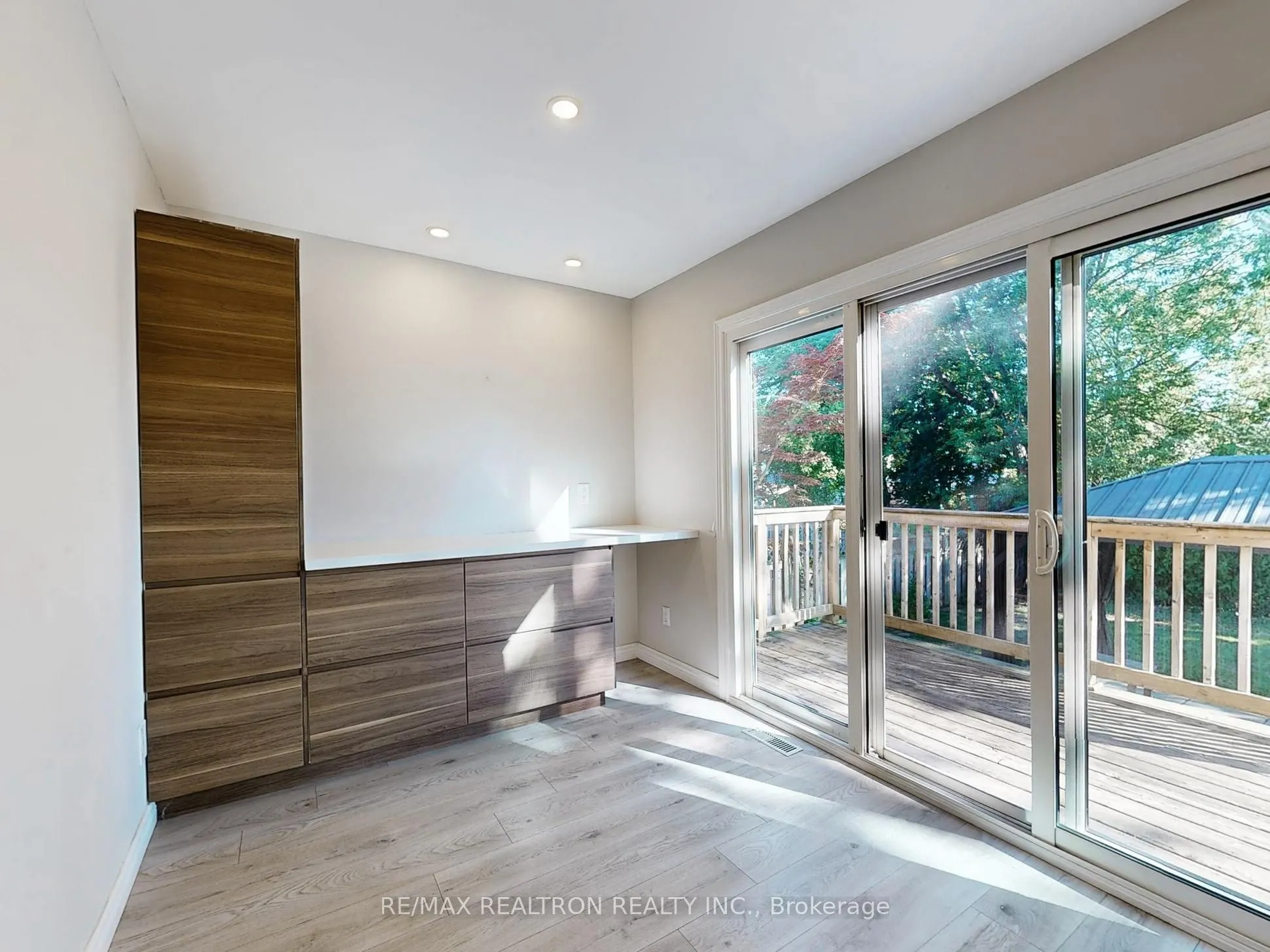 5382 Sheldon Park Drive